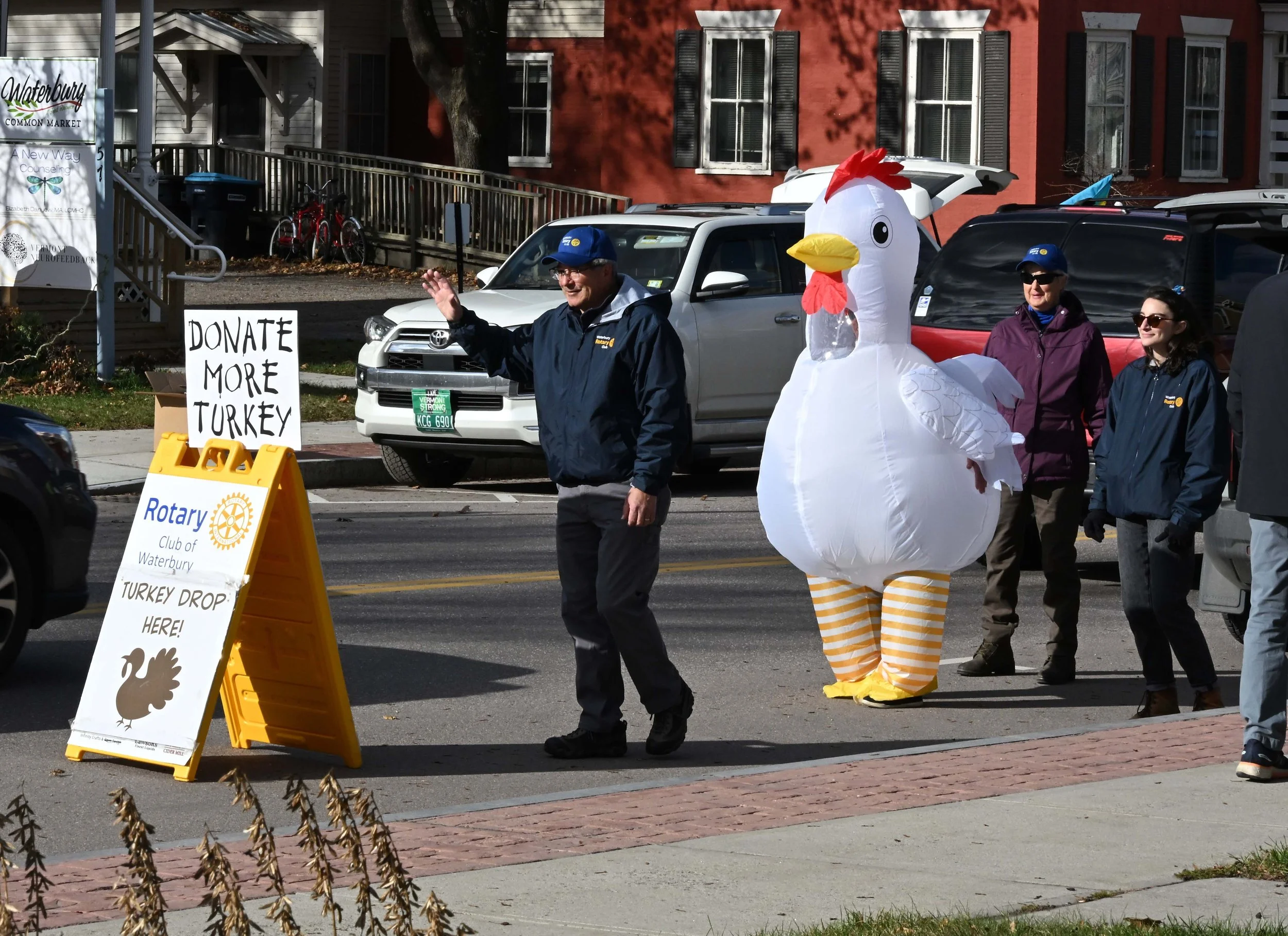 Waterbury Thanksgiving traditions continue with turkey drive, senior dinner