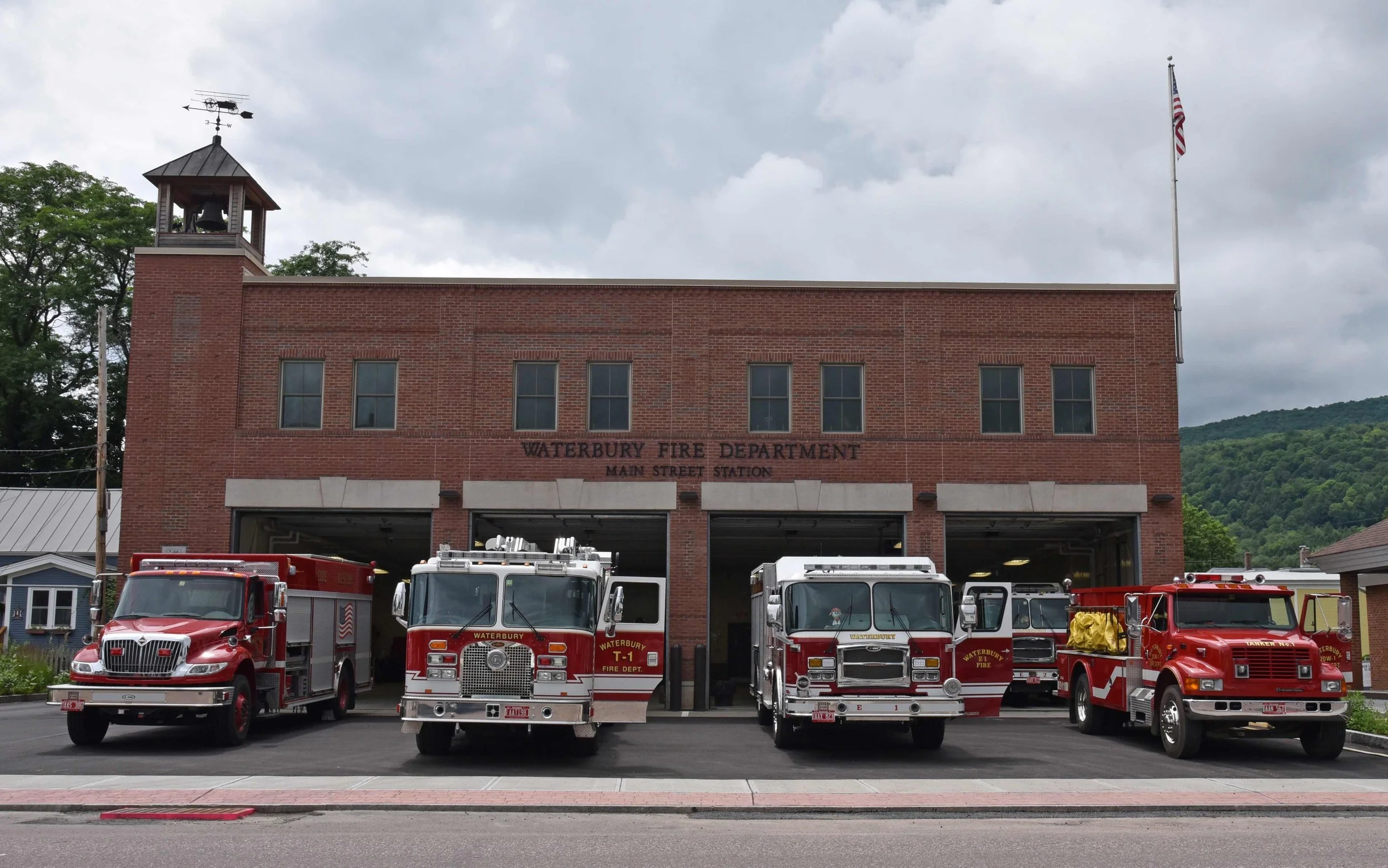 Busy Saturday downtown FireEMS Open House, car wash fundraiser