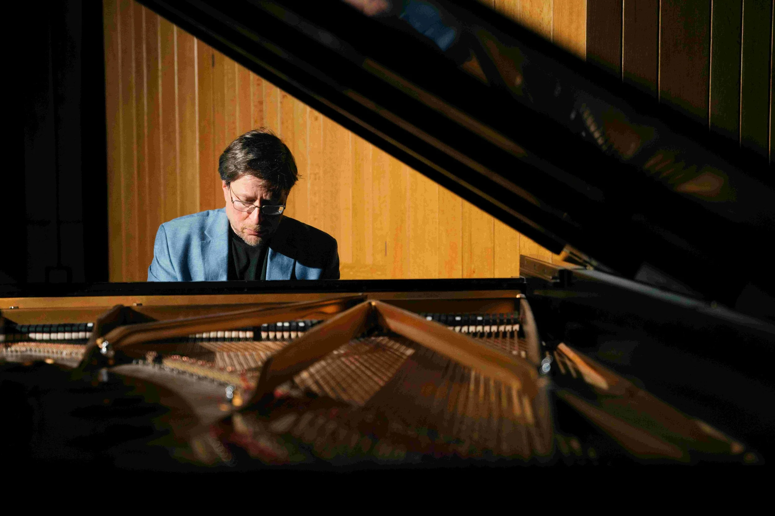 Pianist vowing to ‘Play Every Town’ to present Waterbury concert April 26