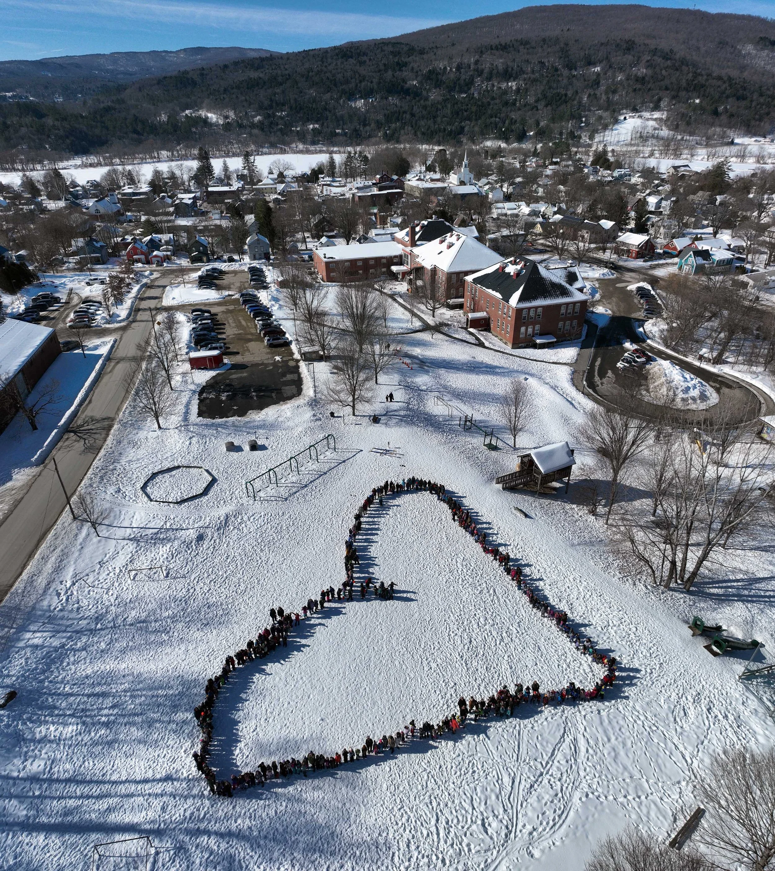 Brookside Primary marks Random Acts of Kindness Week — Waterbury Roundabout