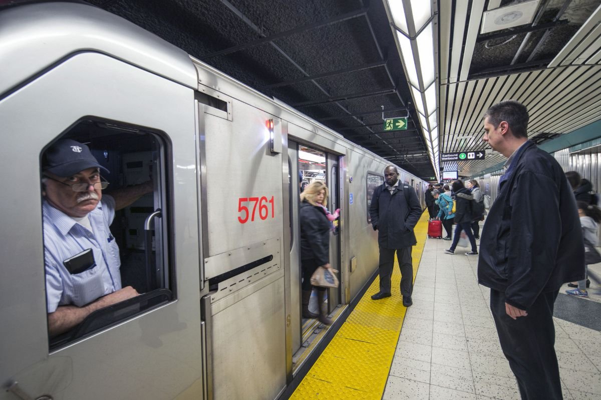 These Are The Top 5 Things Torontonians Say Makes You A Bad TTC Rider And Every Answer Is “Stabbing”