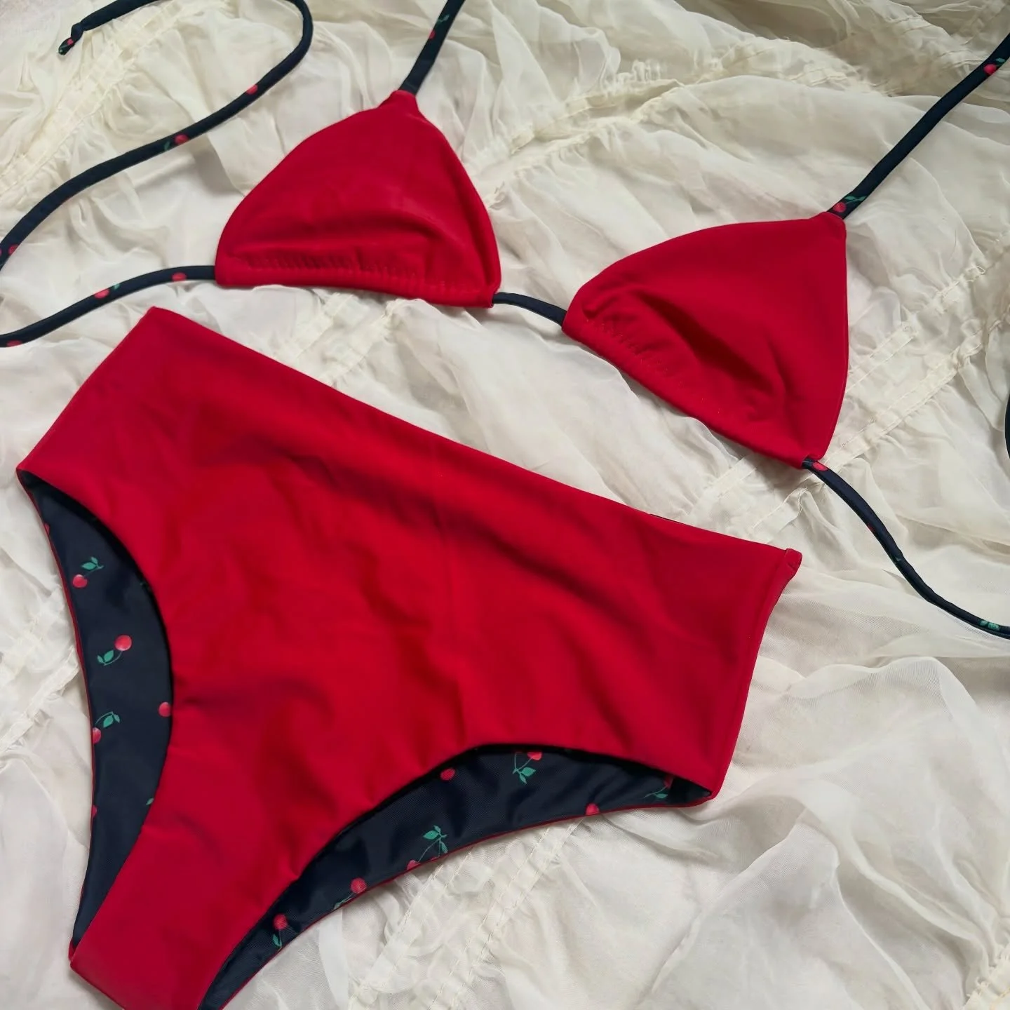Another new one on the RTS. Would be a pretty cute V-Day gift 💌💌💌 #handsewn #swimwear #bikini #madeincanada #shopsmall