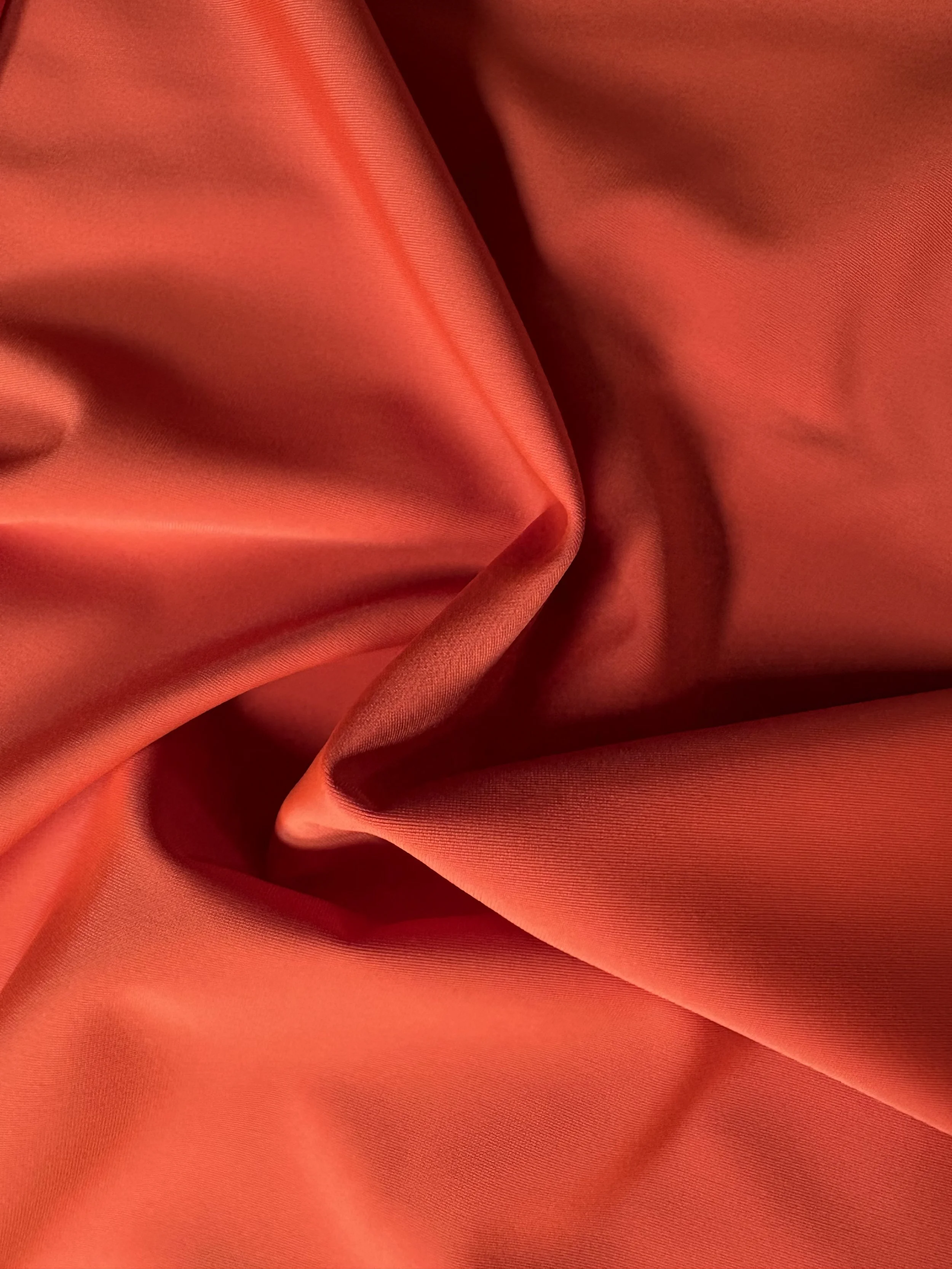 Tomato- 78% ECONYL® + 22% Spandex