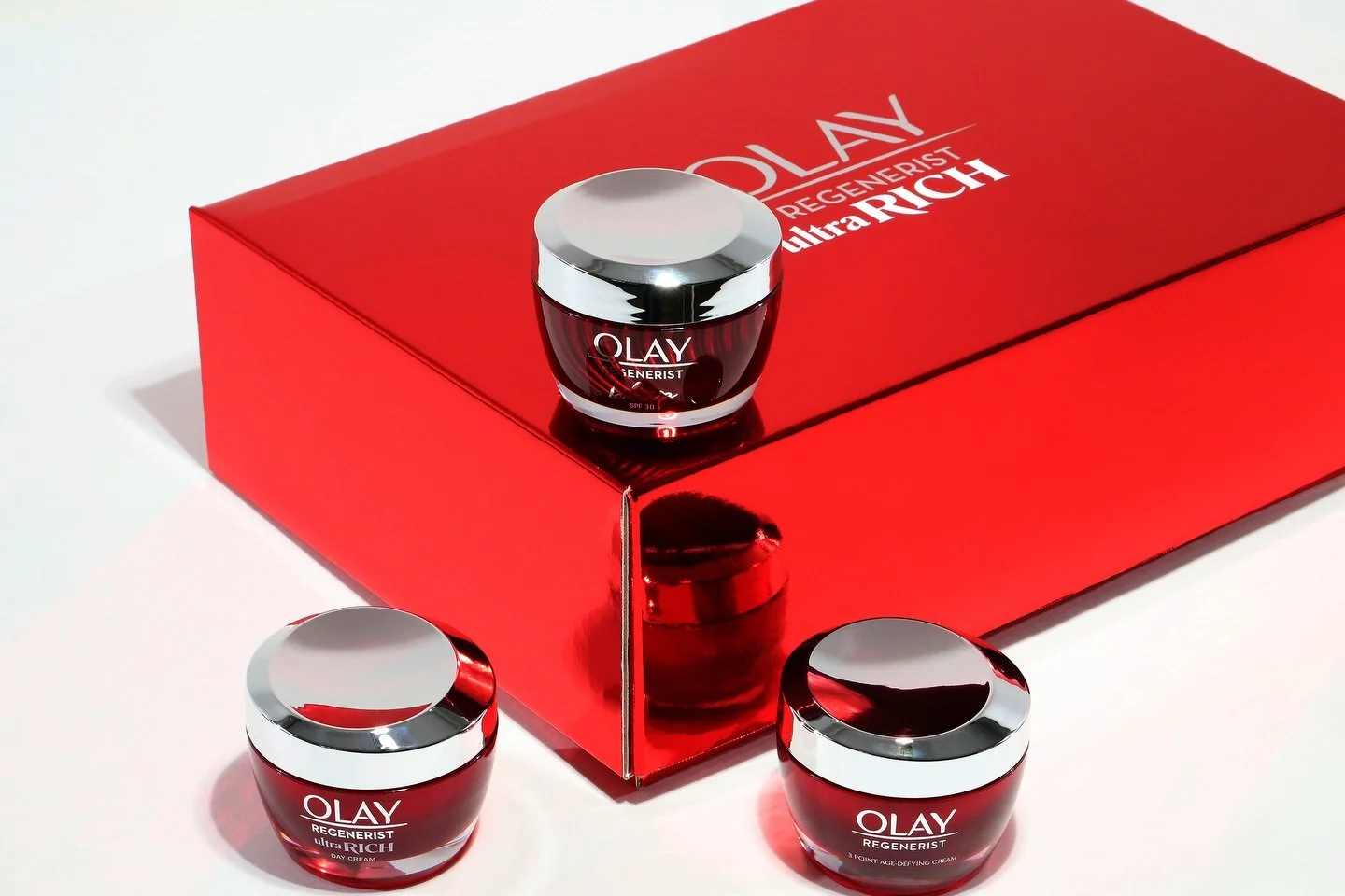 Cold weather = serious skincare. ❄️✨

For the launch of Olay Regenerist Ultra Rich, we created bespoke media mailers designed to feel as rich and comforting as the formula inside &mdash; because winter skin deserves more.

Wrapped in Mirri Red for th