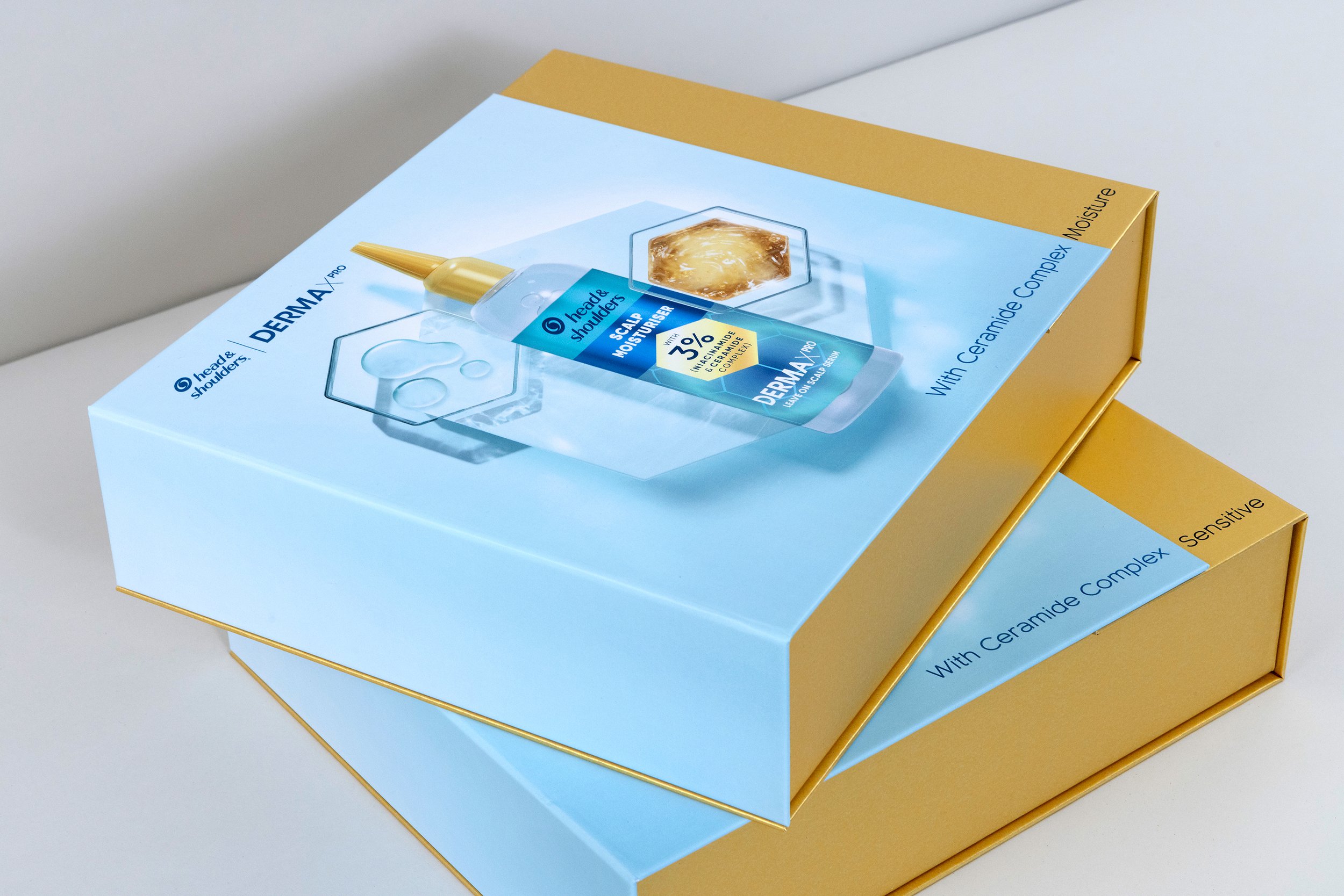 5_WrightBoxes_HeadandShoulders_3000x2000.jpg