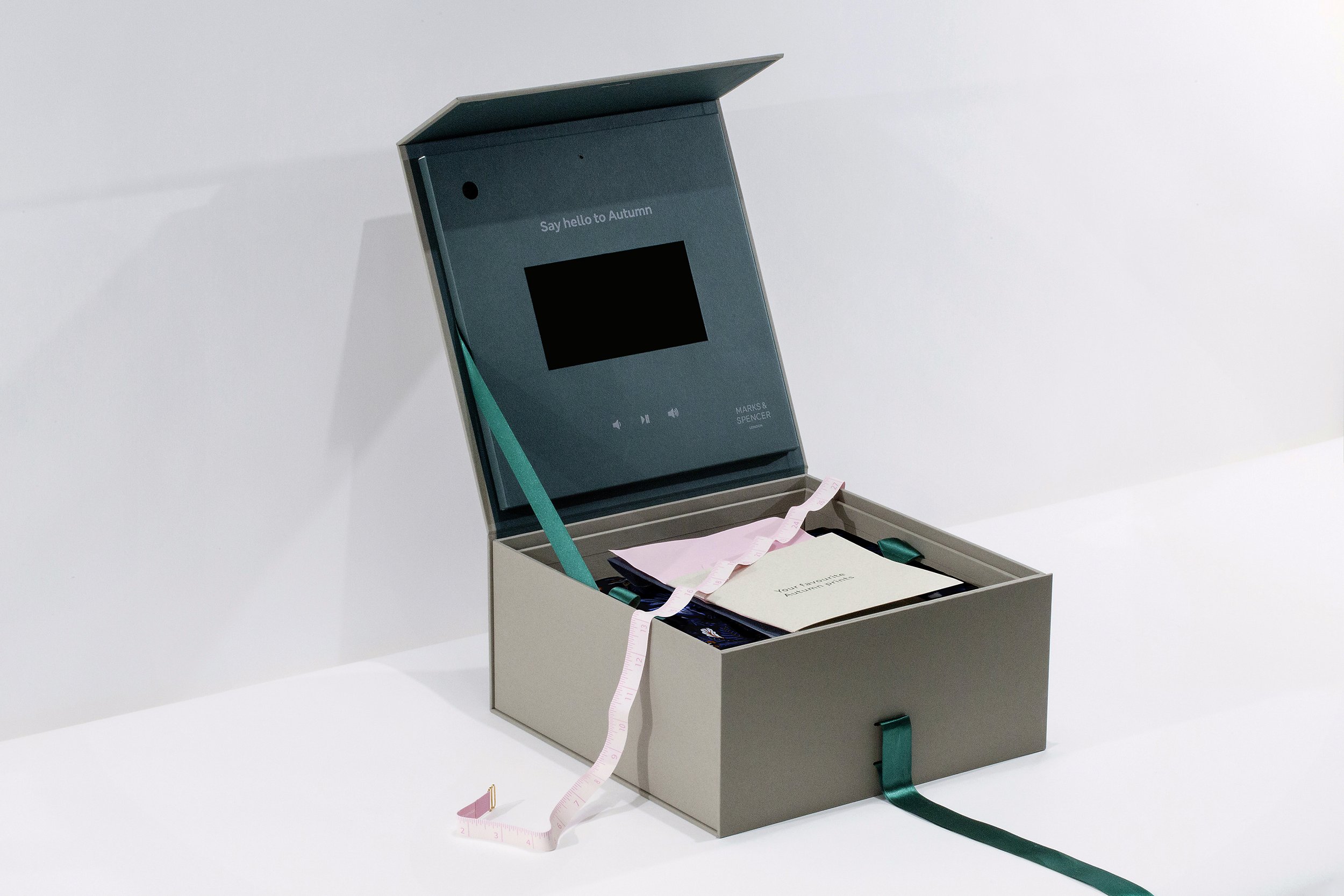 4_WrightBoxes_MandS_3000x2000.jpg