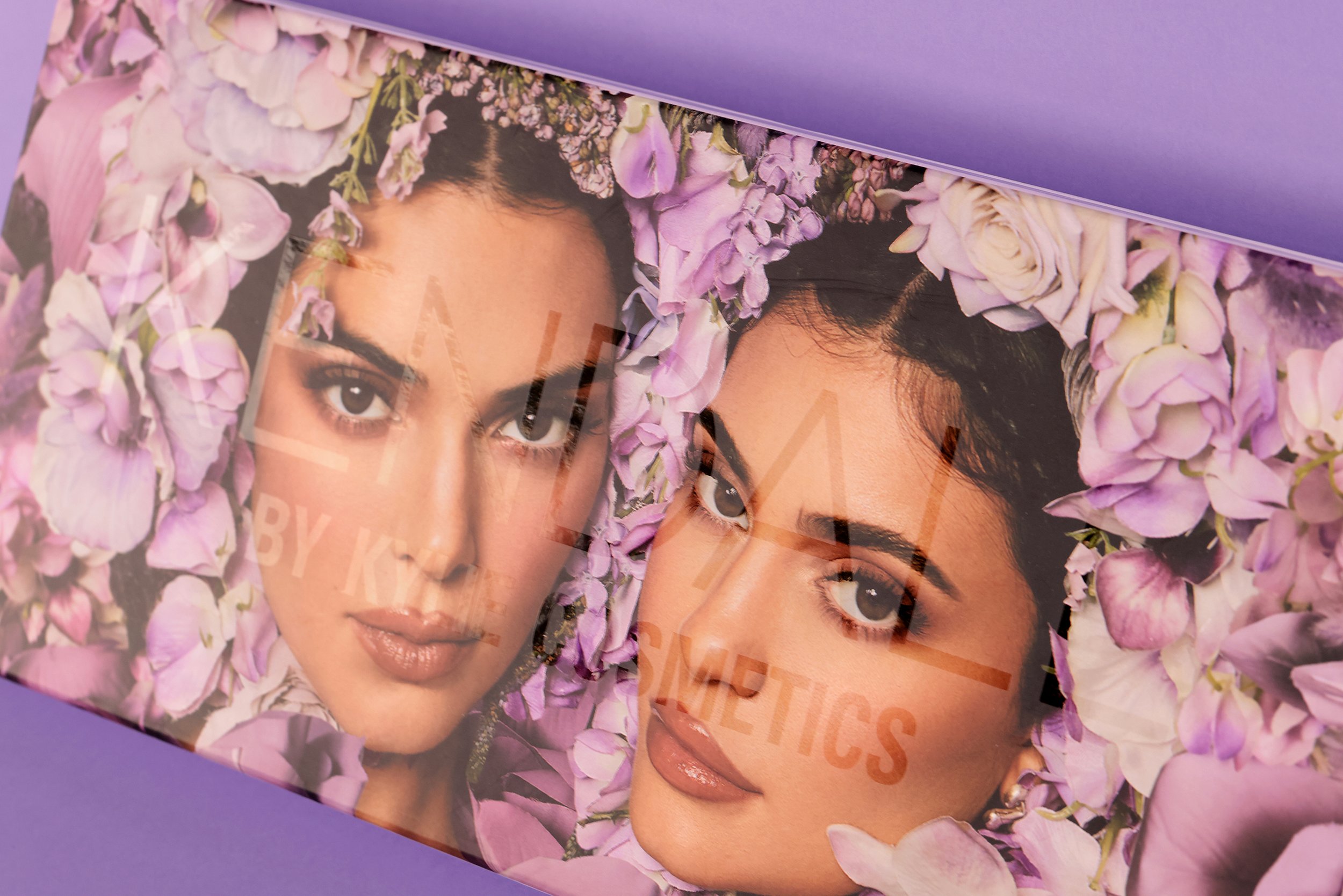 1_WrightBoxes_Kendal_Jenner_3000x2000.jpg