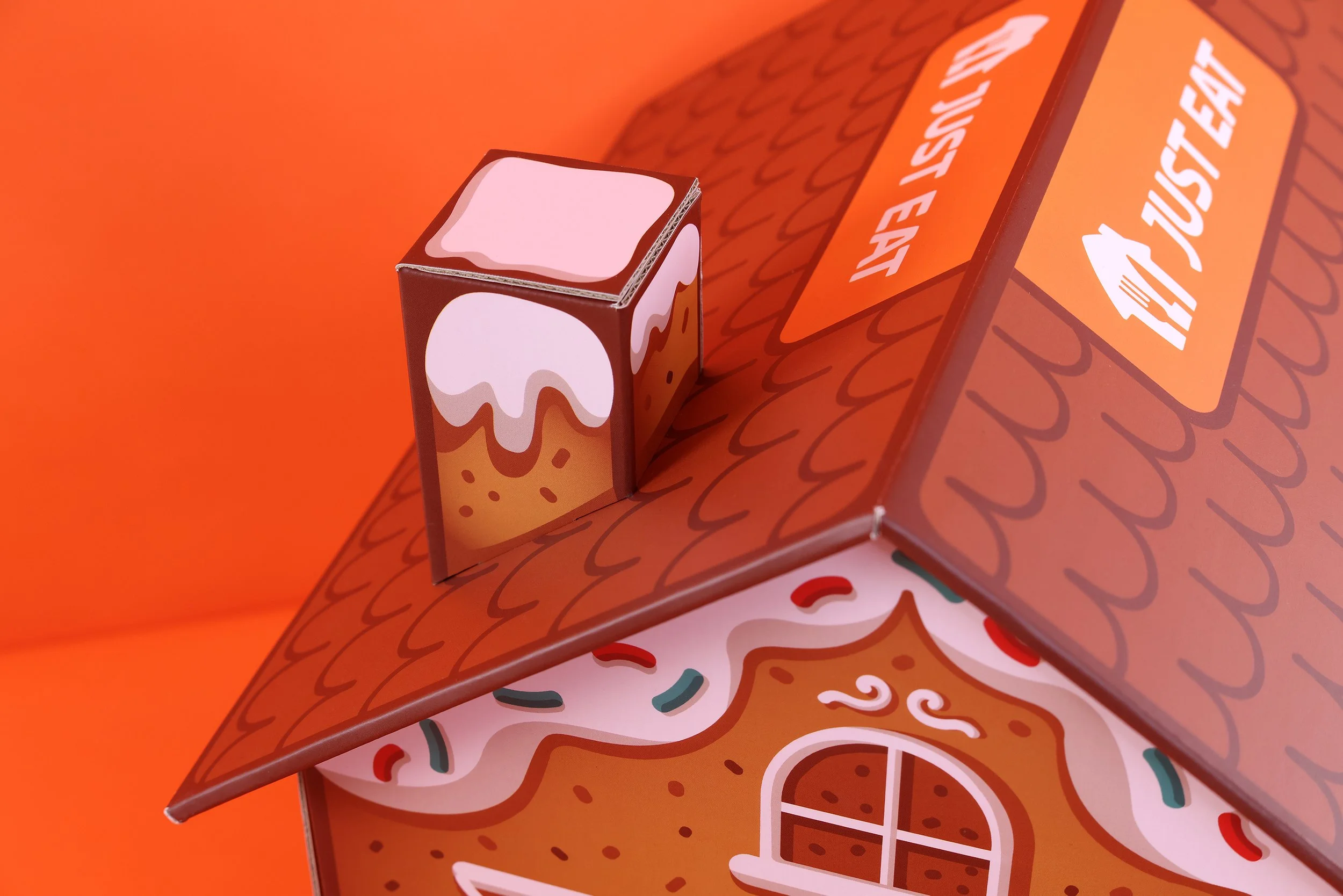 6_WrightBoxes_Just_Eat_Gingerbread_House_3000x2000.jpg