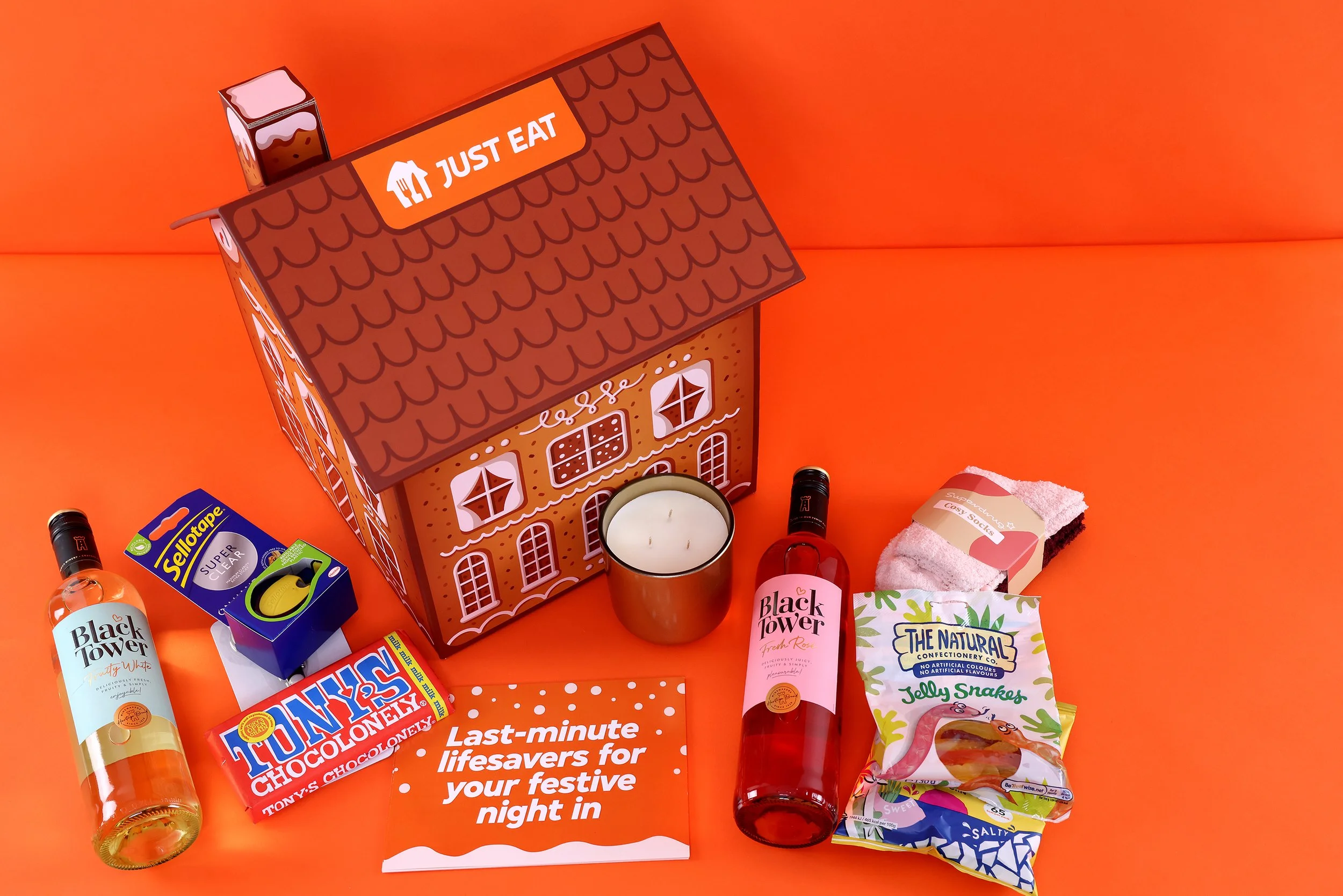 5_WrightBoxes_Just_Eat_Gingerbread_House_3000x2000.jpg