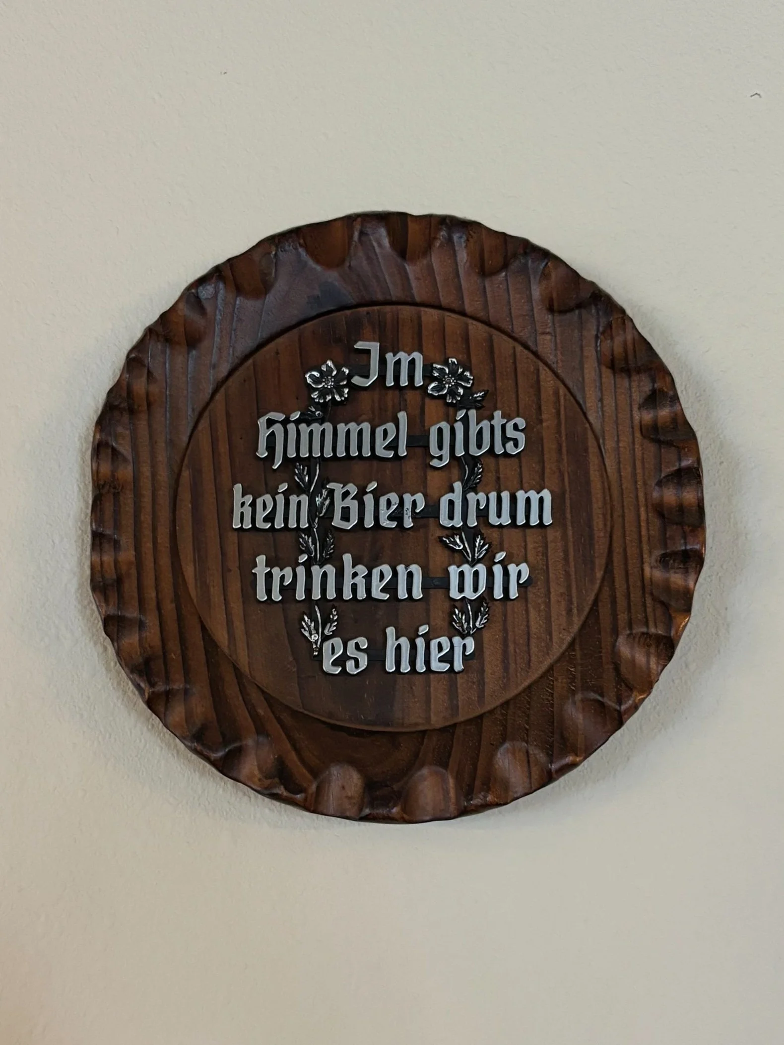 Eau-Claire-Wisconsin-Lazy-Monk-Brewing-Decor-ErinMolstadPhotography