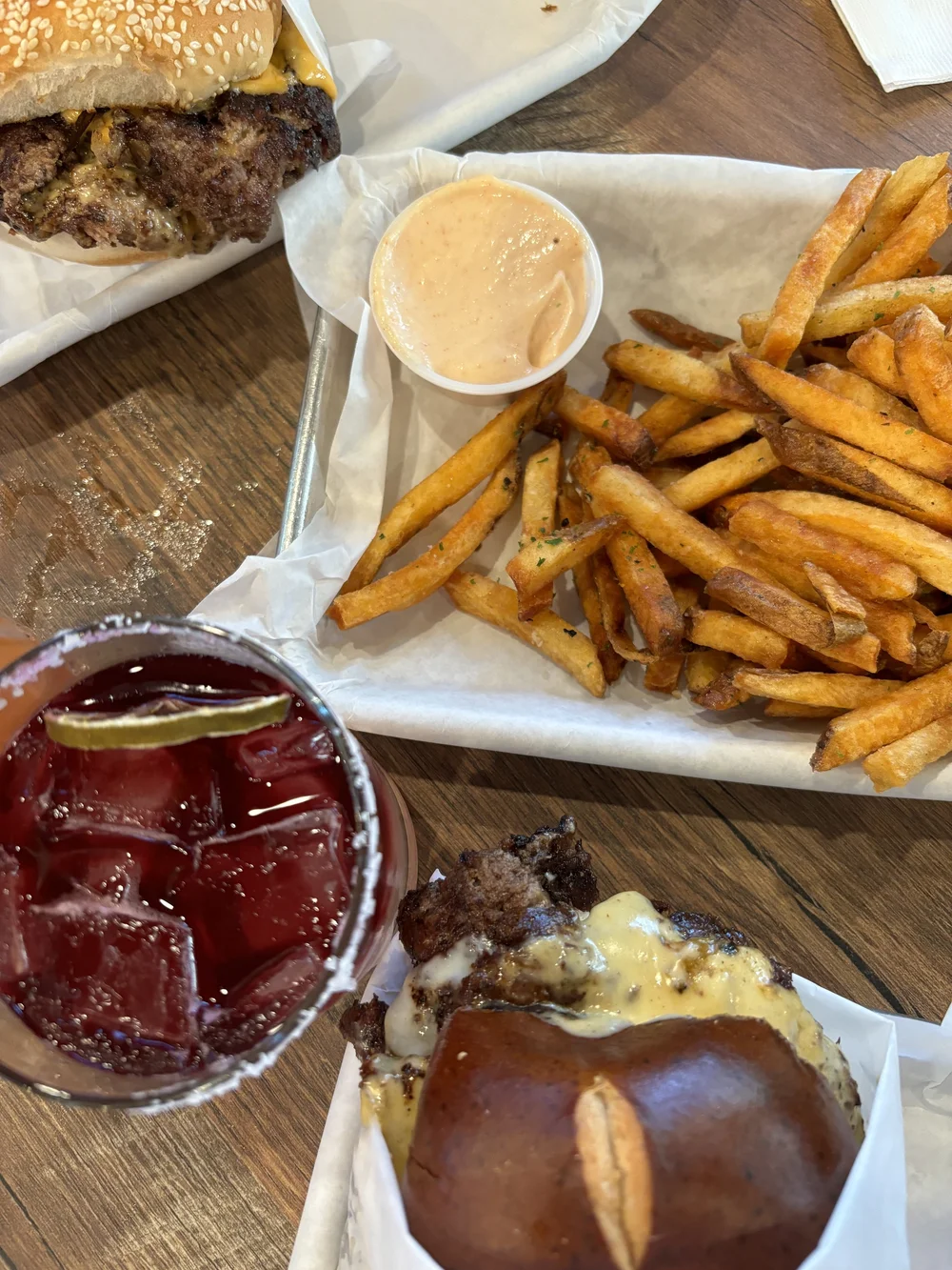 Eau-Claire-Wisconsin-Valley-Burger-ErinMolstadPhotography