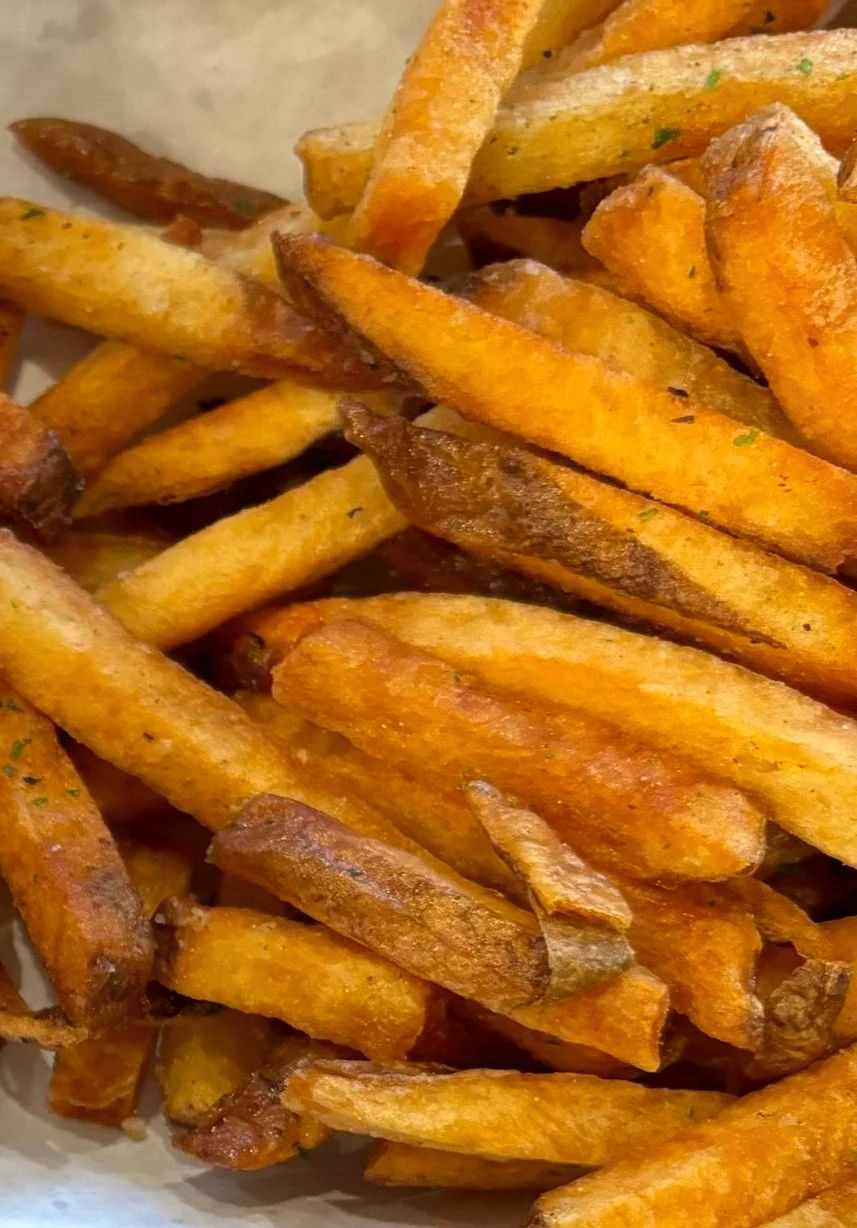 Eau-Claire-Wisconsin-Valley-Burger-Fries-ErinMolstadPhotography