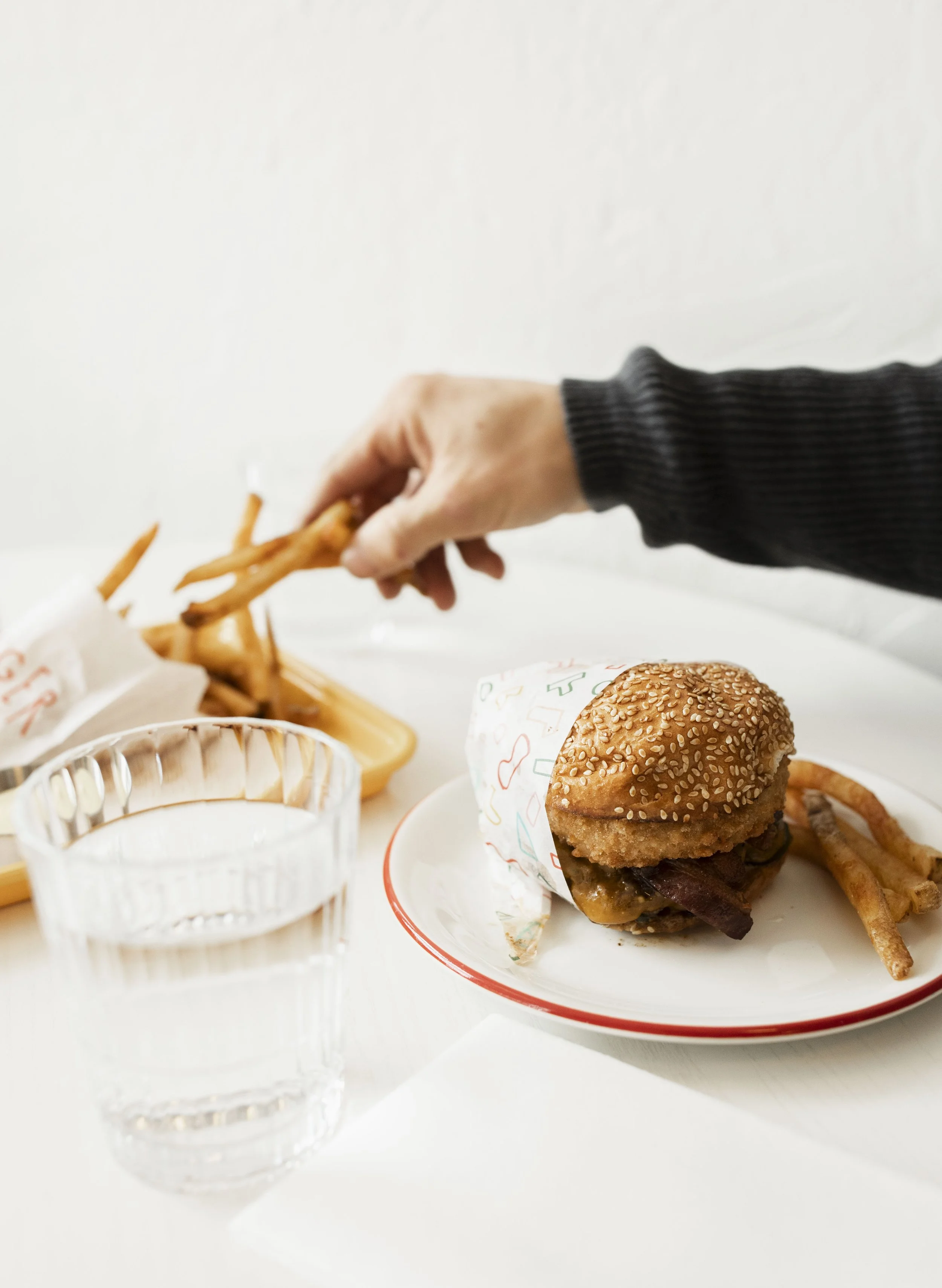 Le-Burger-dinner-Minneapolis-ErinMolstadPhotography_1.jpg
