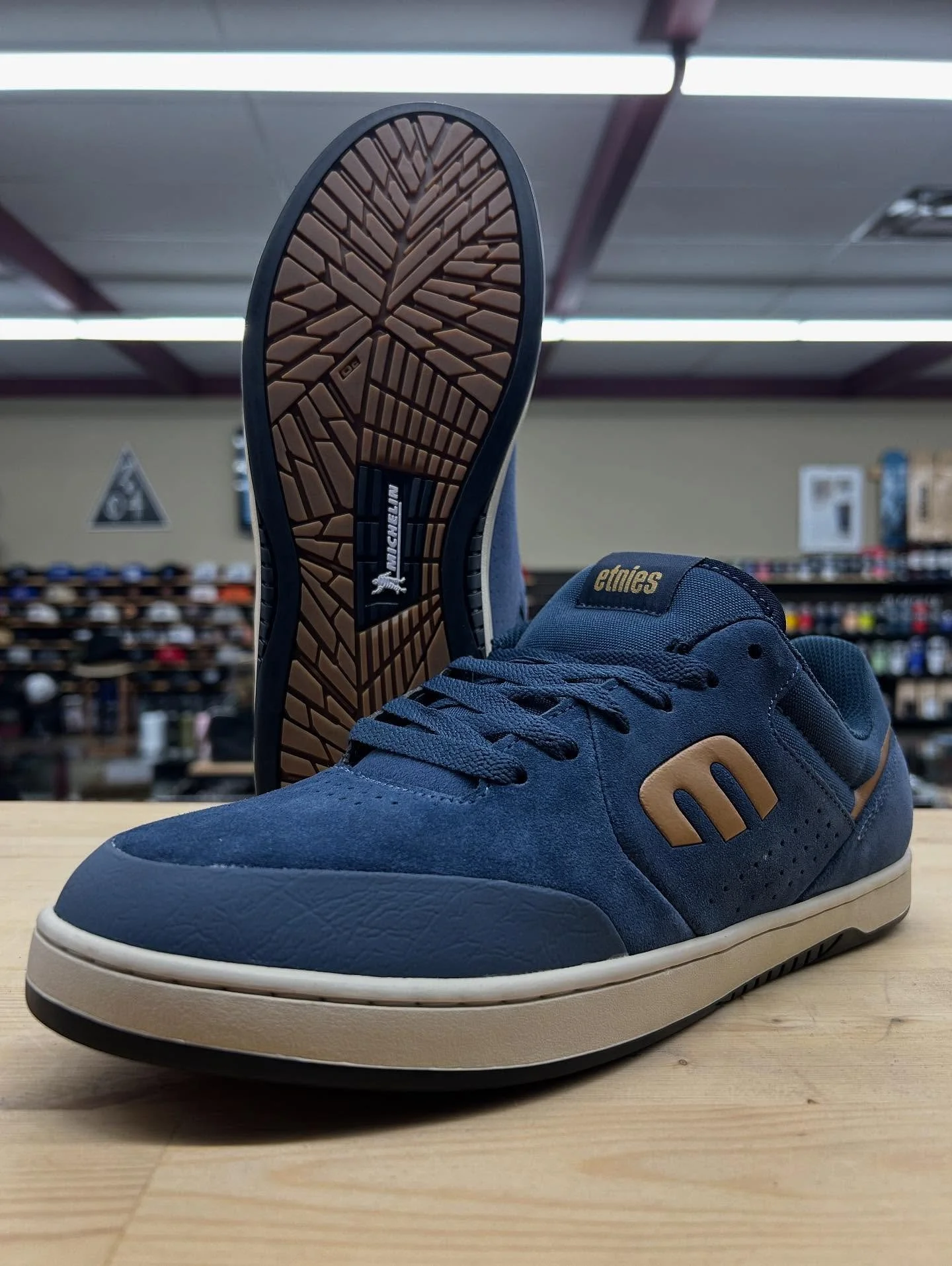 The Etnies Marana Michelin is built for durability and progression. etnies partnered with Michelin to reinvent the outsole, making it 3&times; more durable. It features a fused-on rubber toe cap, hidden lace loops, padded tongue and collar, and STI E