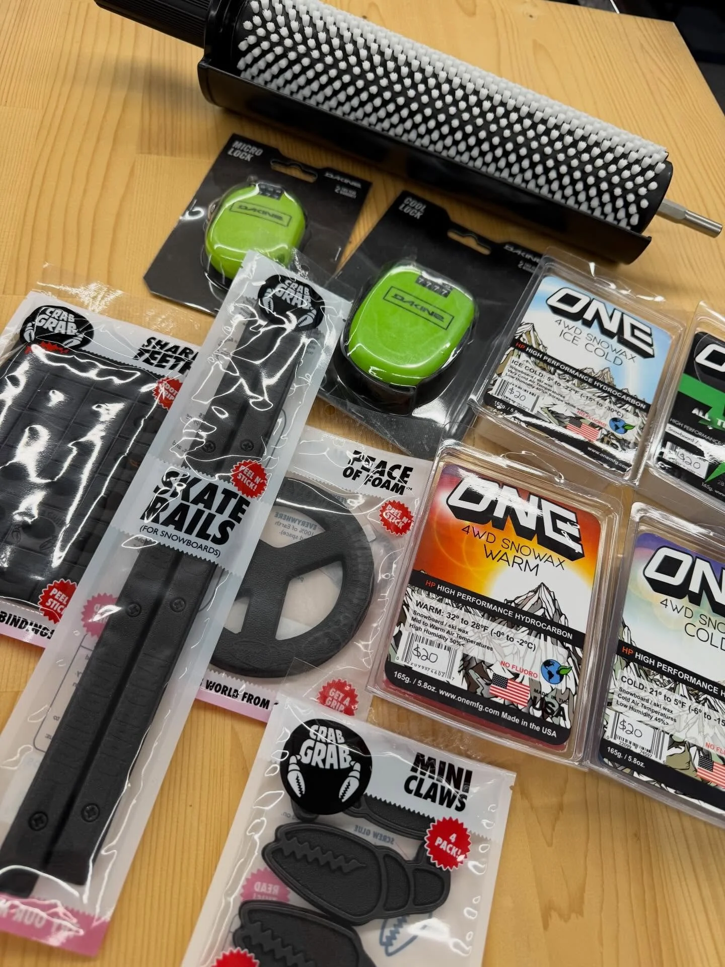 Gift ideas for a snowboarder? 
We got you covered !
From Big to Small, gifts to hit all Price Ranges