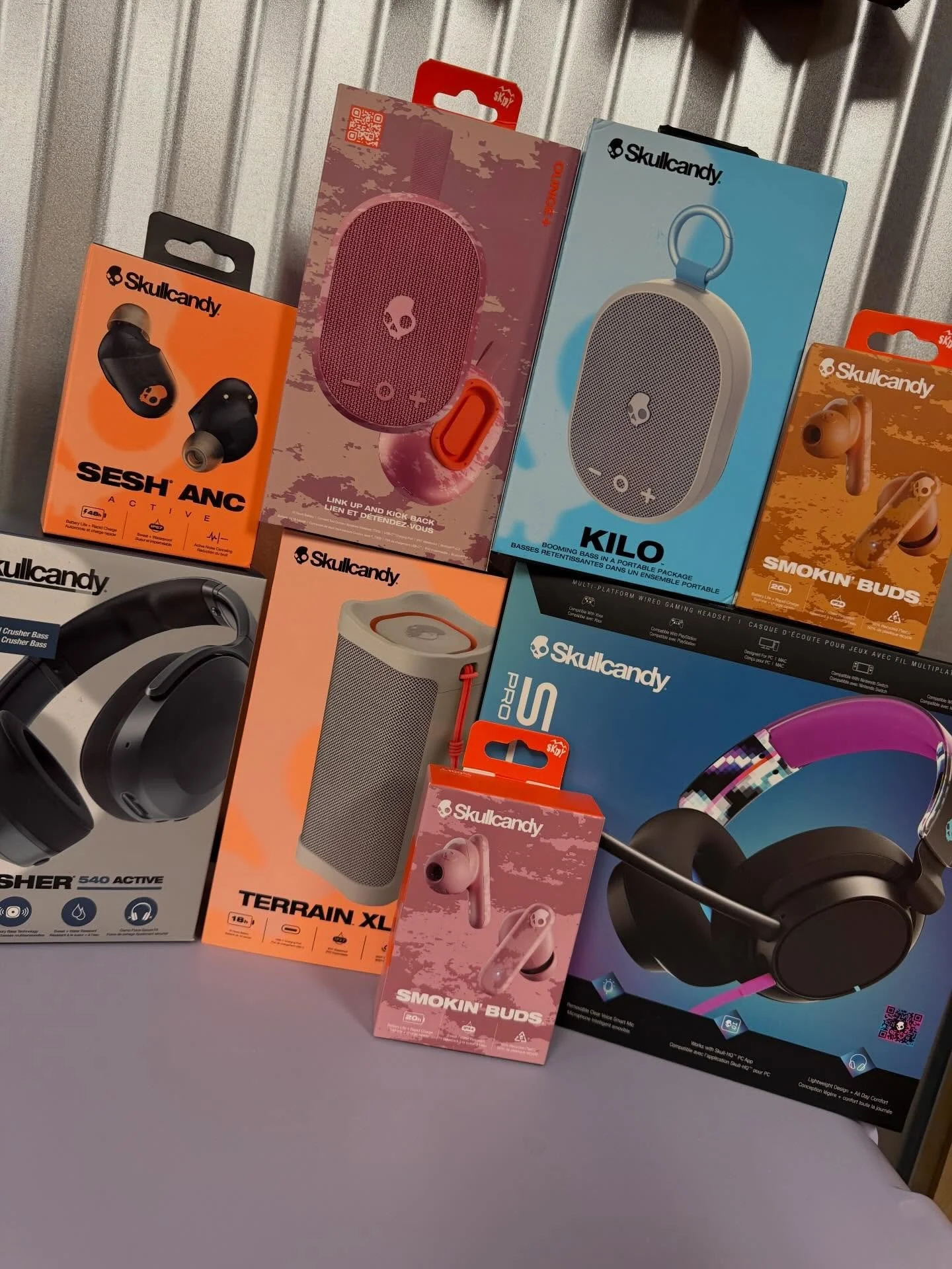 Give the gift of bangin SOUND!
Headphones (Over Ear, in Ear &amp; Gaming)
Speakers. 
Skull Candy has you covered.
