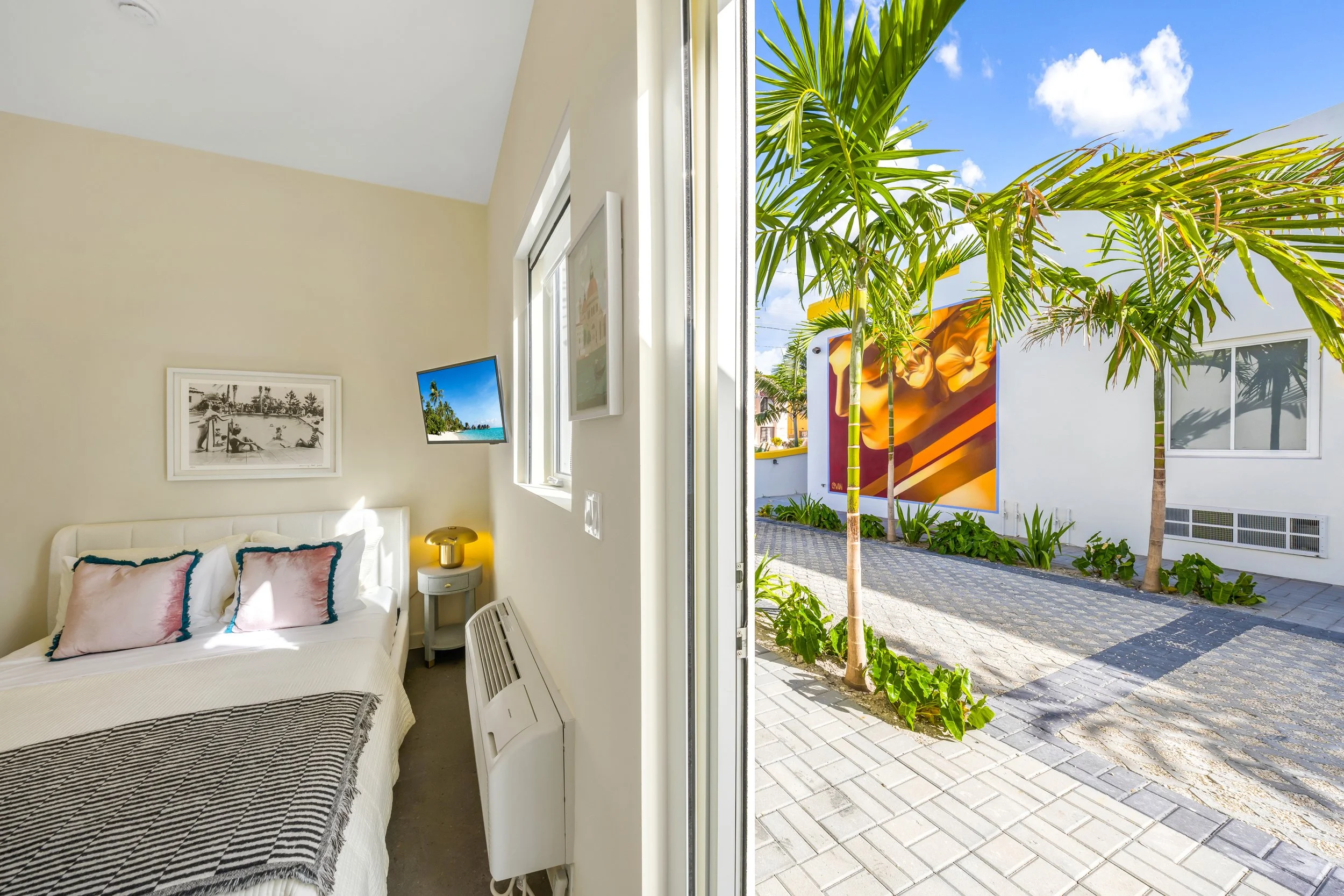 1568 SW Seventh St-Miami,_EL Jardin-Laura-10.jpg