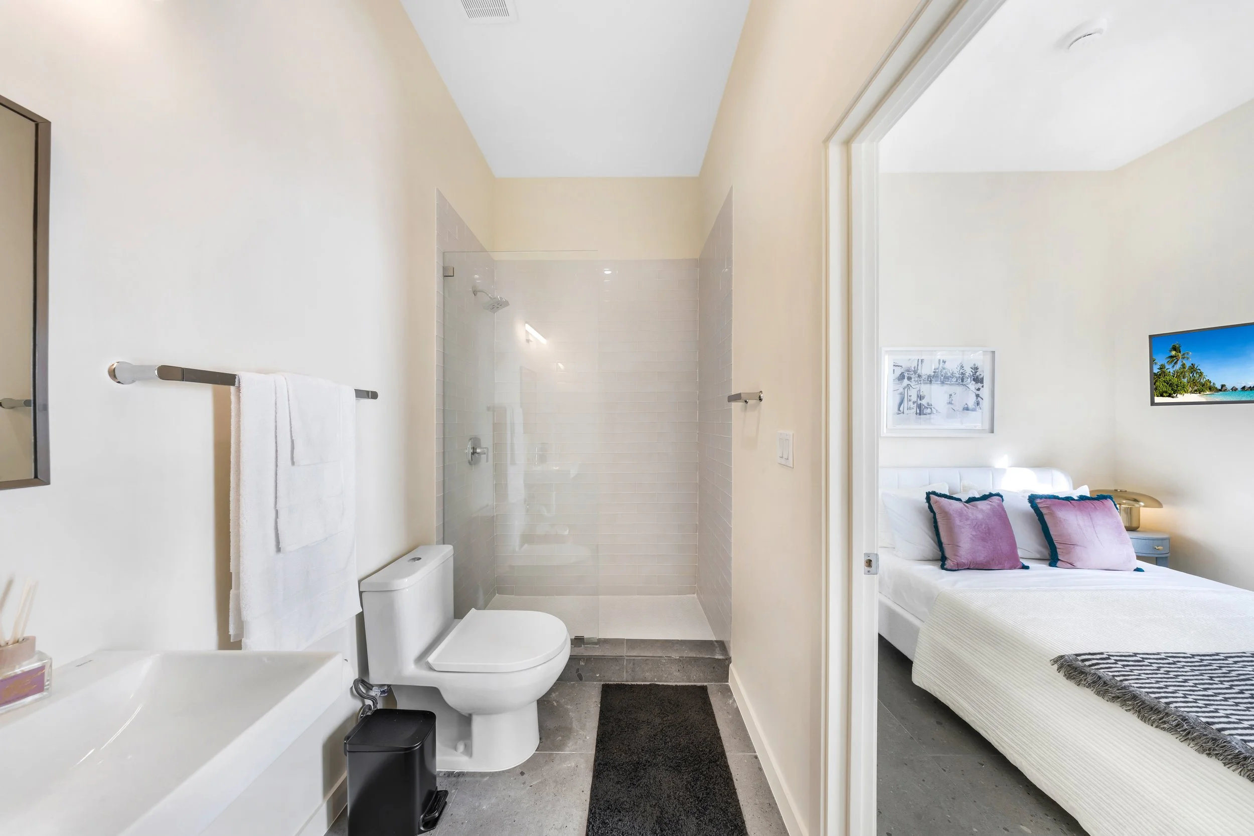 1568 SW Seventh St-Miami,_EL Jardin-Laura-8.jpg