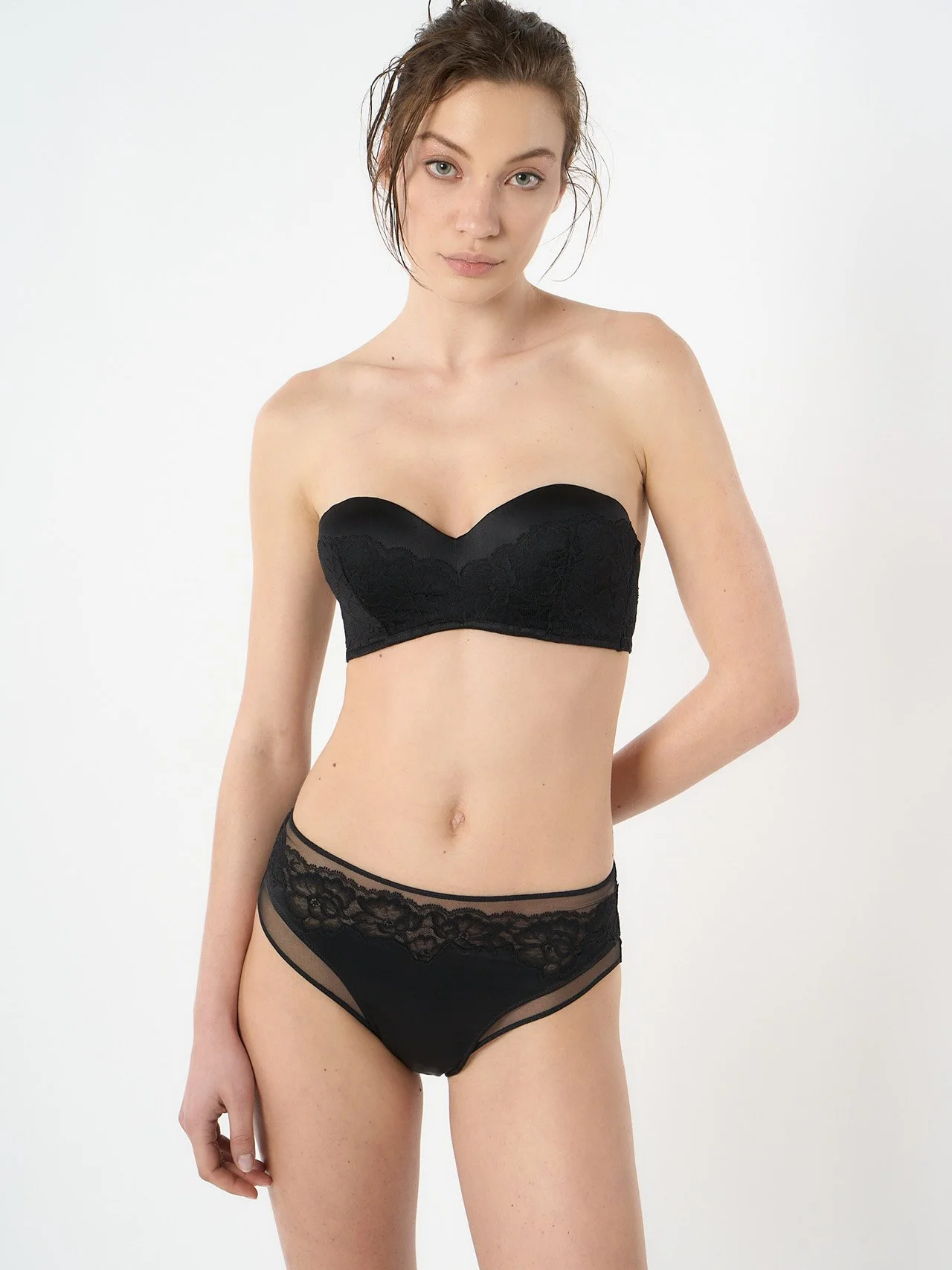 Nuame Power Lace Medium Brief Black Front Crop
