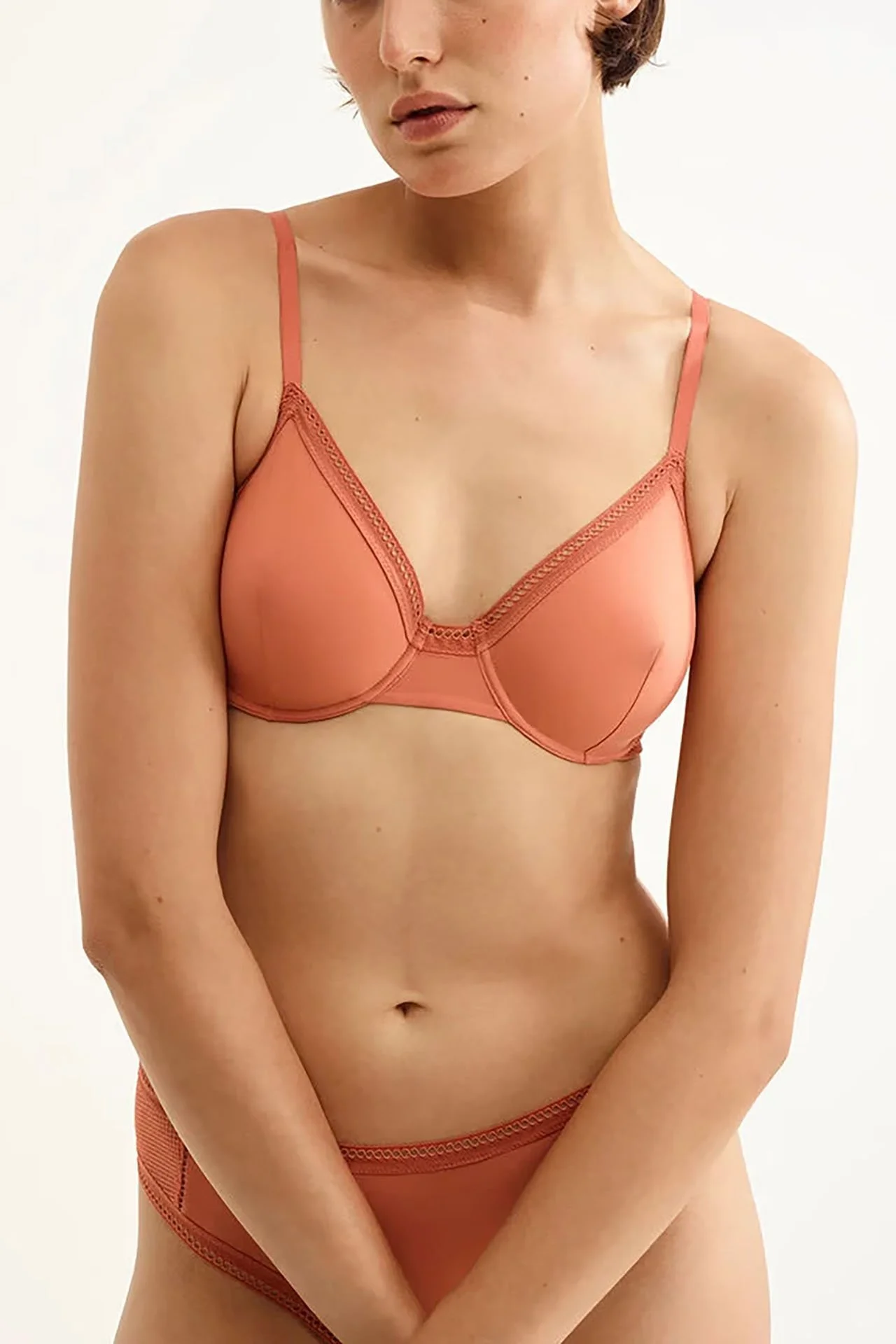 Envoutant Full Cup Bra Argile Rouge Model Close