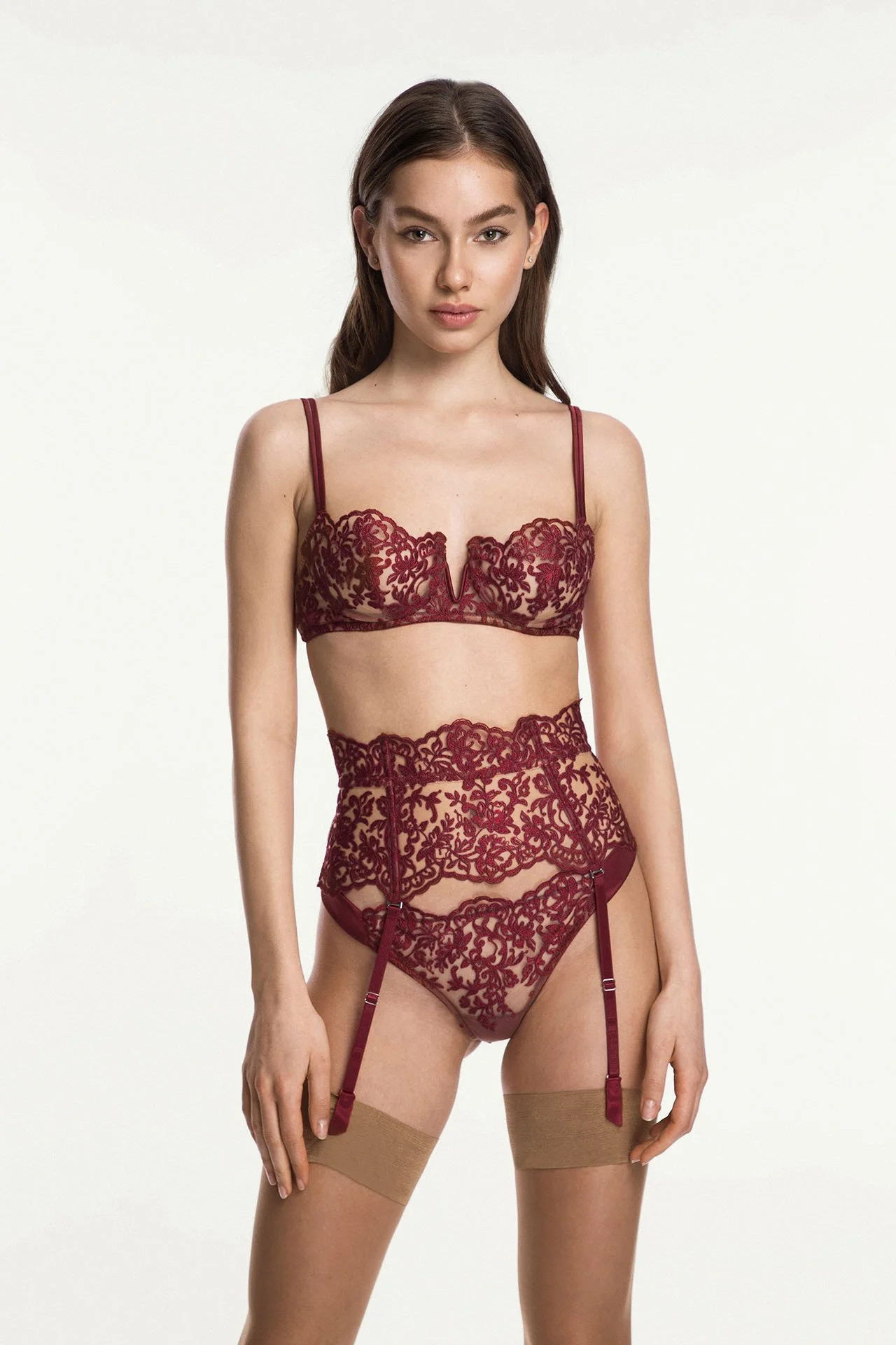 Royal Jewel Suspender Wine