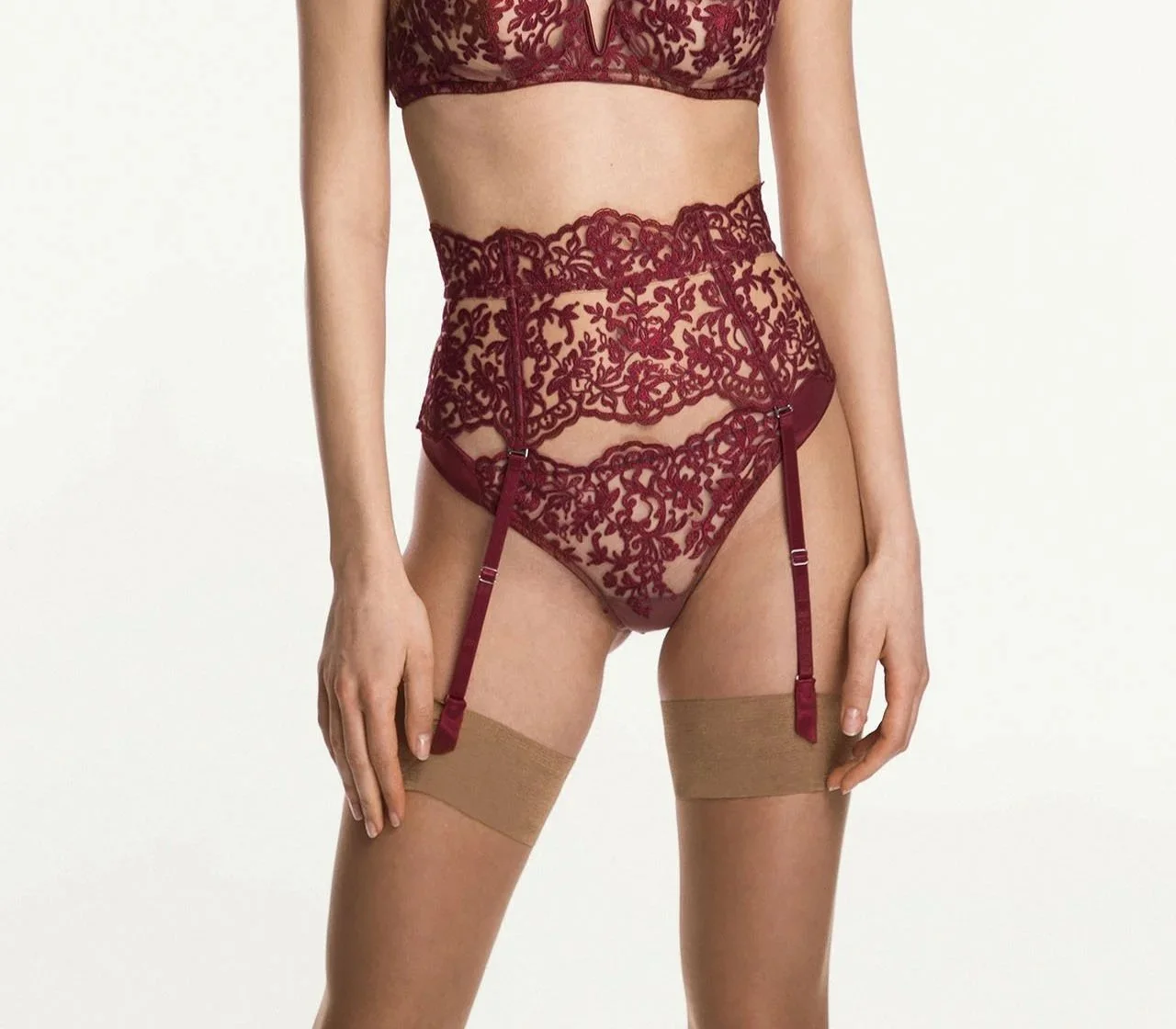 I.D. Sarrieri Royal Jewel Suspender Wine Front Crop