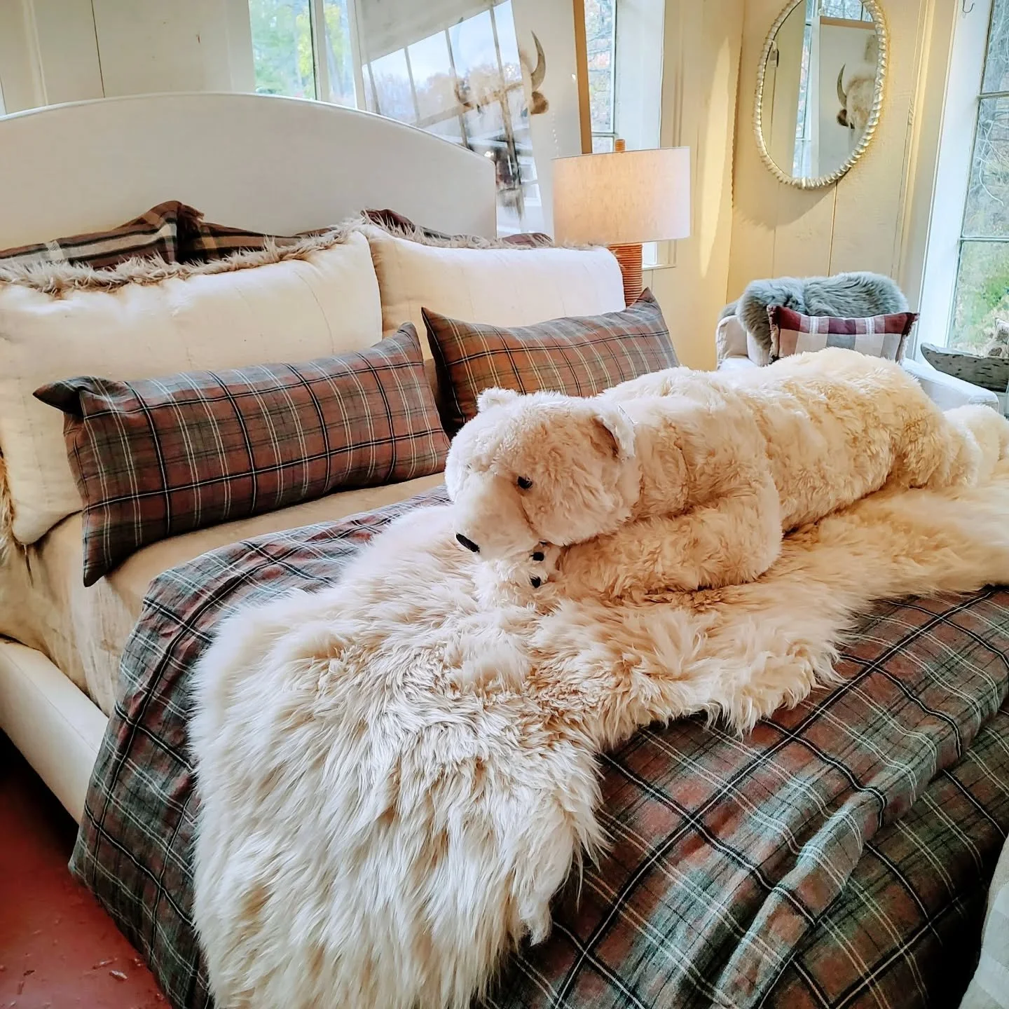 New Luxury Bedding from Belgium and France.  Our Adult Bed Bears are back!  Not just for kids! 
@libeco_home @lissoylinen @coyuchi @cozynomaddesigns @myciscohome @leeindustries #openeveryday #38years #smallbusinessowners #newprestonct