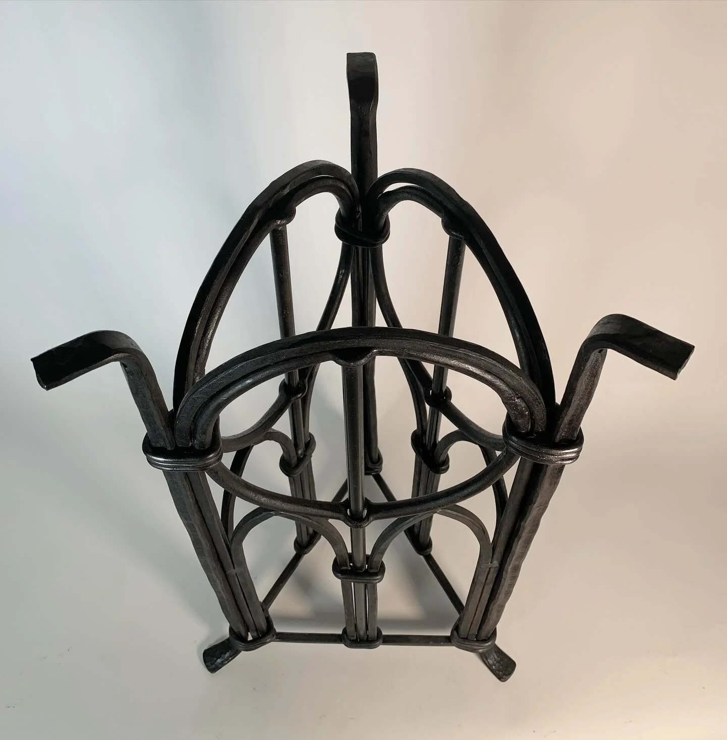Gothic architecture inspired end table. 

#art #gothicarchitecture #gothic #blacksmith #blacksmithing #handforged #nbartist #haiburton #fleming #hsad