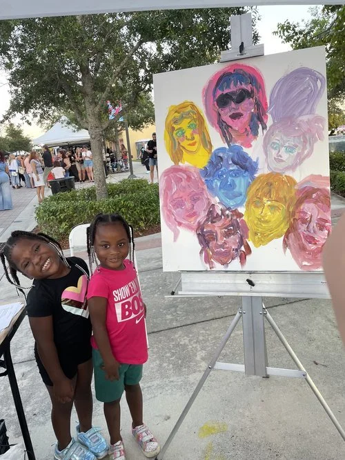 Live Painting Audience and Balloon Drawing