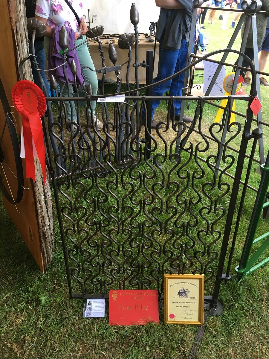 Like a prize bull the gate wears a rosette rather well. End of year position for the WCB competition was Reserve Champion. There’s a thing. 🙂
