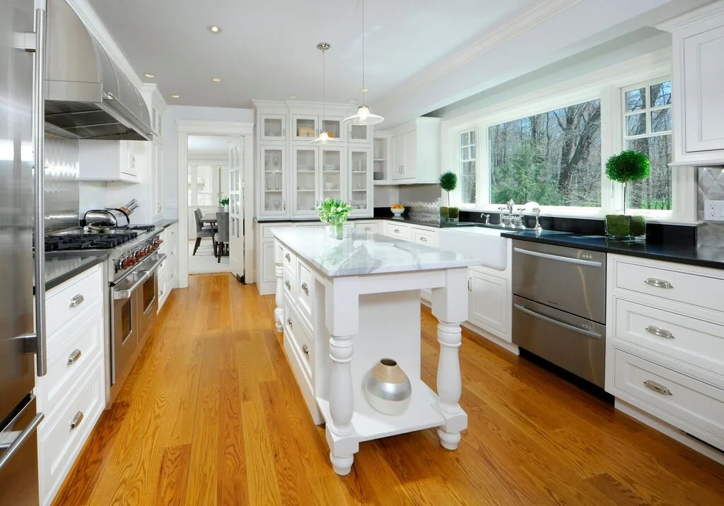 Londonberry_Drive_Greenwich_CT_Fairfield_County_Westchester_NY_Home_Staging_Diana_Cannon_5.jpg