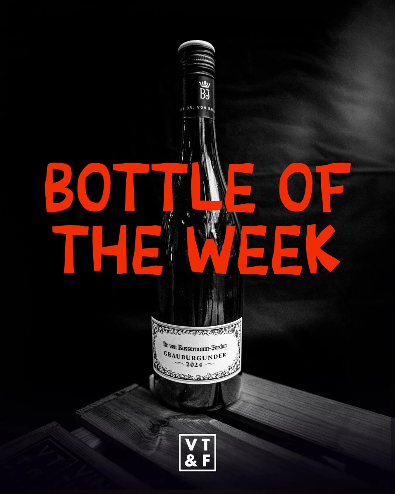 Friends, Donnerstag ist der neue Freitag &ndash; und bei &amp;thirstdays &ouml;ffnen wir jede Woche eine besondere Flasche: unsere &bdquo;Bottle of the Week&ldquo;! 🍾

Diese Woche im Glas: Grauburgunder 2024 von @drvonbassermannjordan. Das Tradition