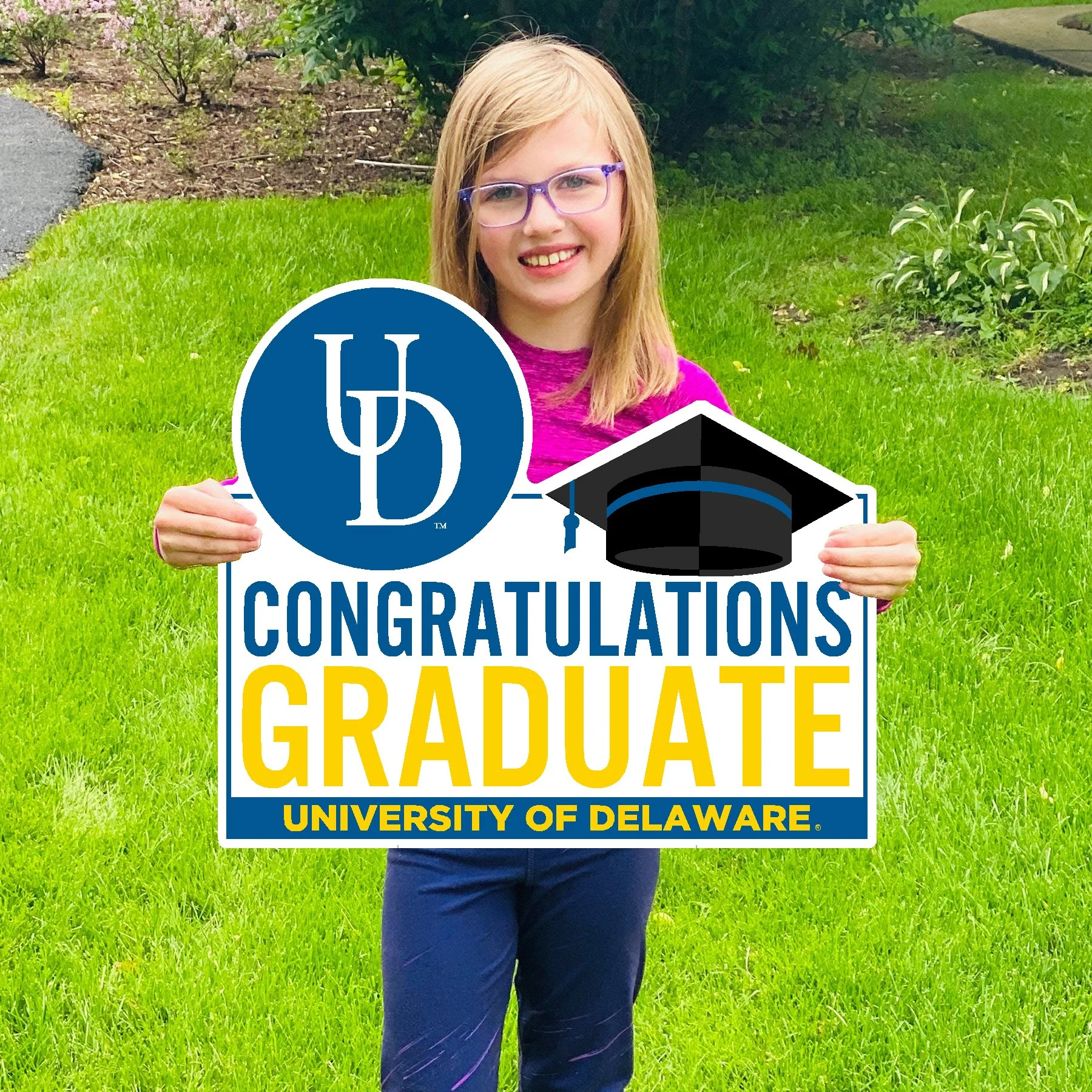 University of Delaware Graduate Lawn Sign — Custom Lawn Sign