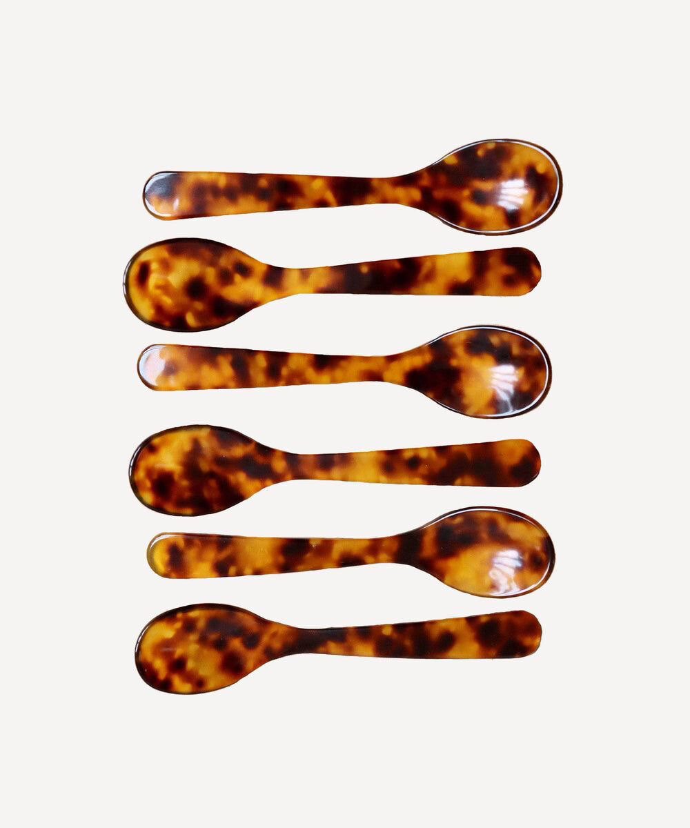 On our wishlist: A sweet little set of 6 Tortoiseshell Spoons from Artemis Deco. Available in 4 color schemes these make a perfect stash away and bring out last-minute gift.⁣
XC