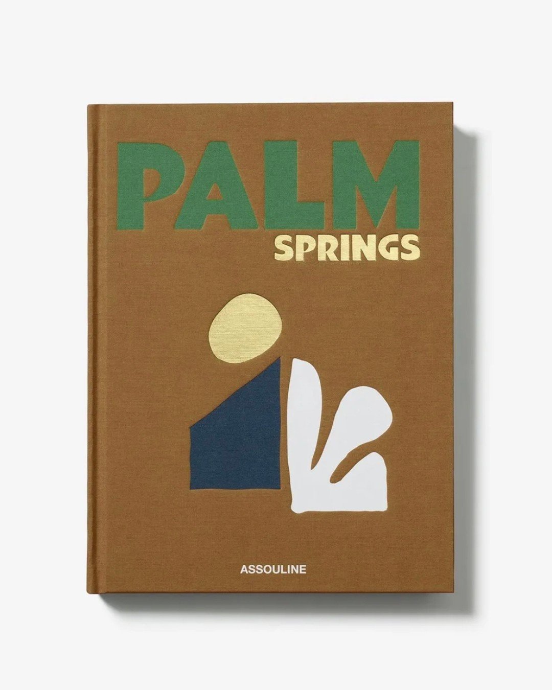 Seven things we saw this week and want badly. Comment PSILOVEYOU to shop. 💅⁠
⁠
1. Escape to Palm Springs with this imperative coffee table companion from @assouline, diving deeper into the region's pastel playground, designed for those with discerni