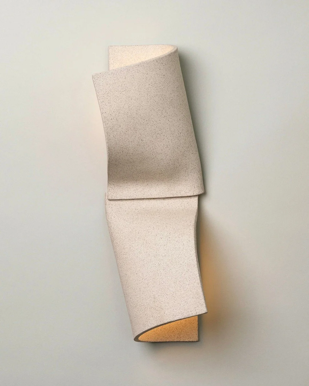 Seven things we saw this week and want badly. Comment SIN and we'll send you the links to shop. 💅🏽⁠
⁠
1. Origami in the making, or clay masterpiece? @virginiasin__'s Shai Sconce says both.⁠
2. An ode to opulence. @joshgreenedesign brings 260 yards 