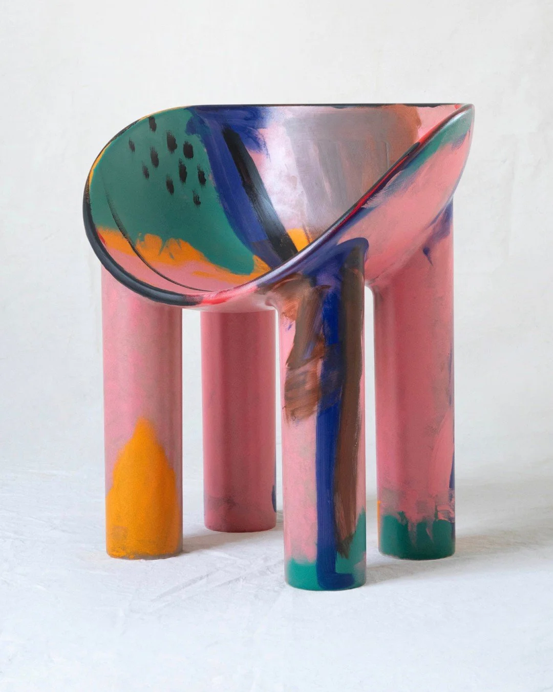 Seven things we saw this week and want badly. Comment ROLYPOLY and we'll send you the links to shop. 💅🏽⁠
⁠
1. The Roly Poly Dining Chair by @thefutureperfect&mdash;a fleeting gesture made tangible. Sculptural, saturated, and full of attitude.⁠
2. G