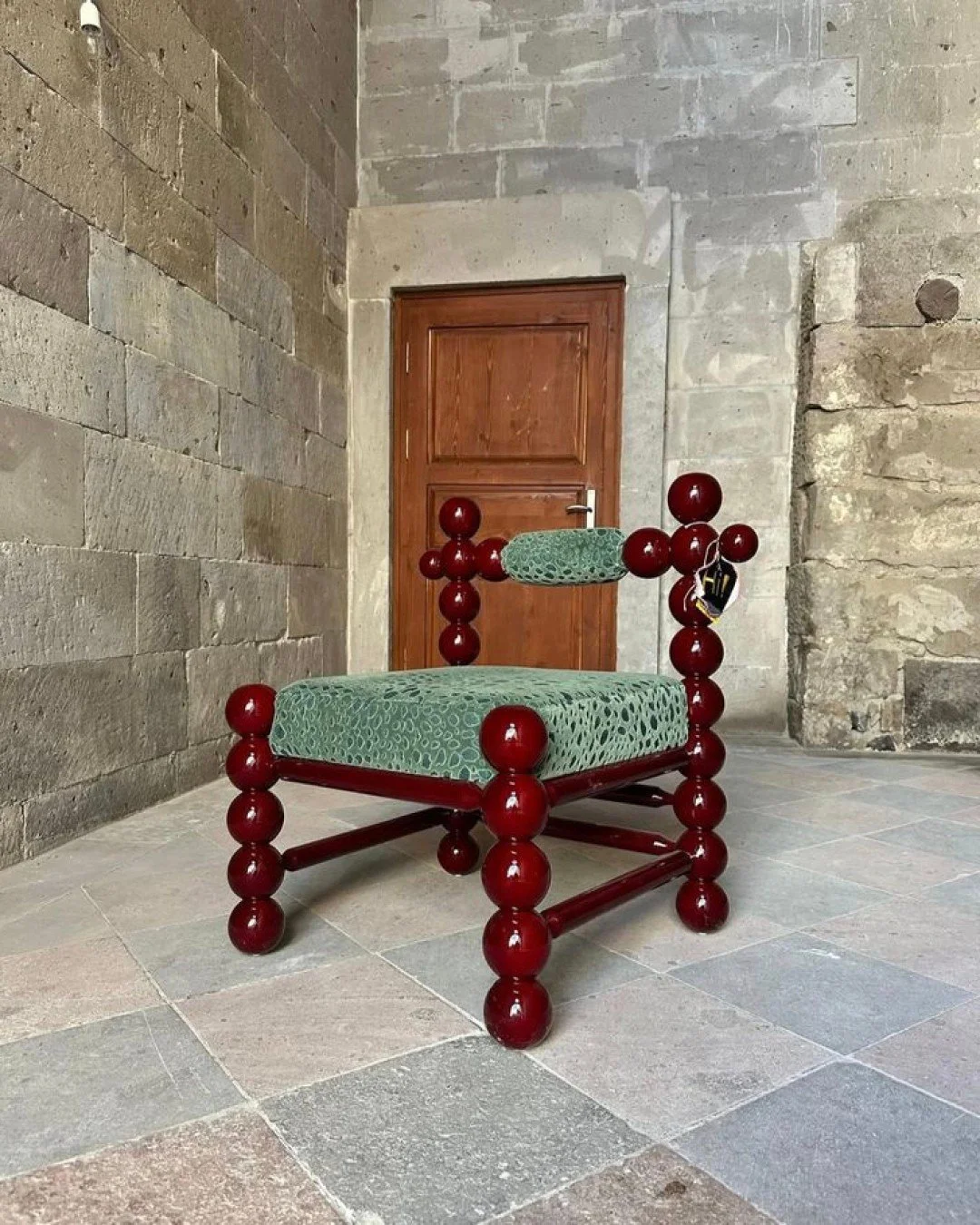 Red and green our way.⁠
⁠
XC 🖤⁠
⁠
2: @dedarmilano⁠
3: @pinterest⁠
4: @summerillandbishop⁠
5: @dedarmilano⁠
6: @thenines_nyc⁠
7: @moorehousedesign