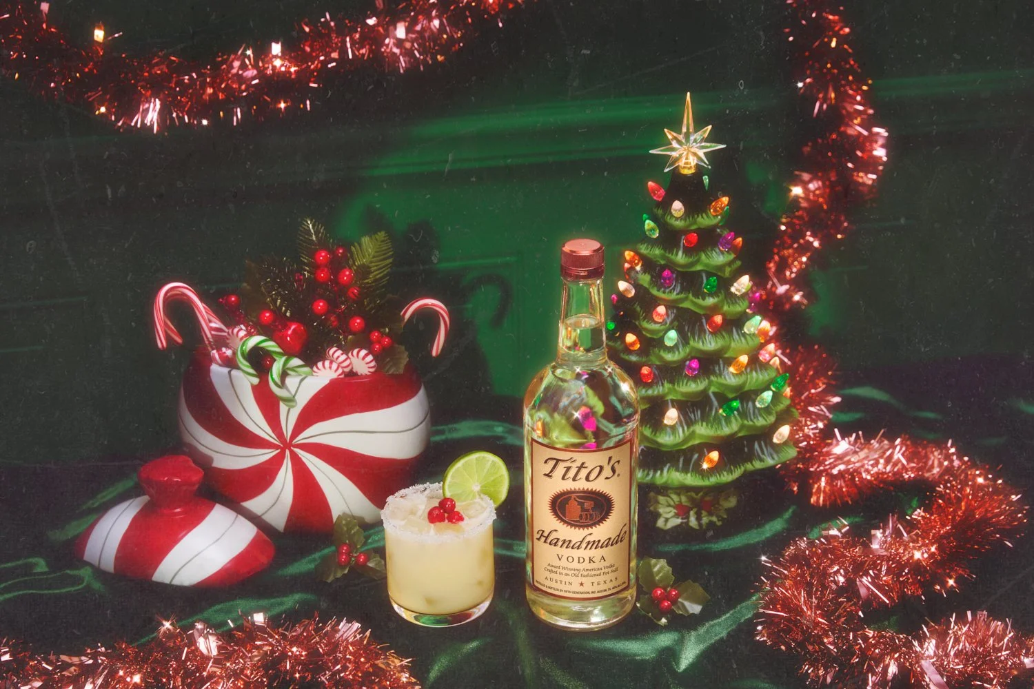 Titos-Holiday2025_Shot14-B_Tis-The-Season-Rita_LESLIE-GROW_WEB.jpg