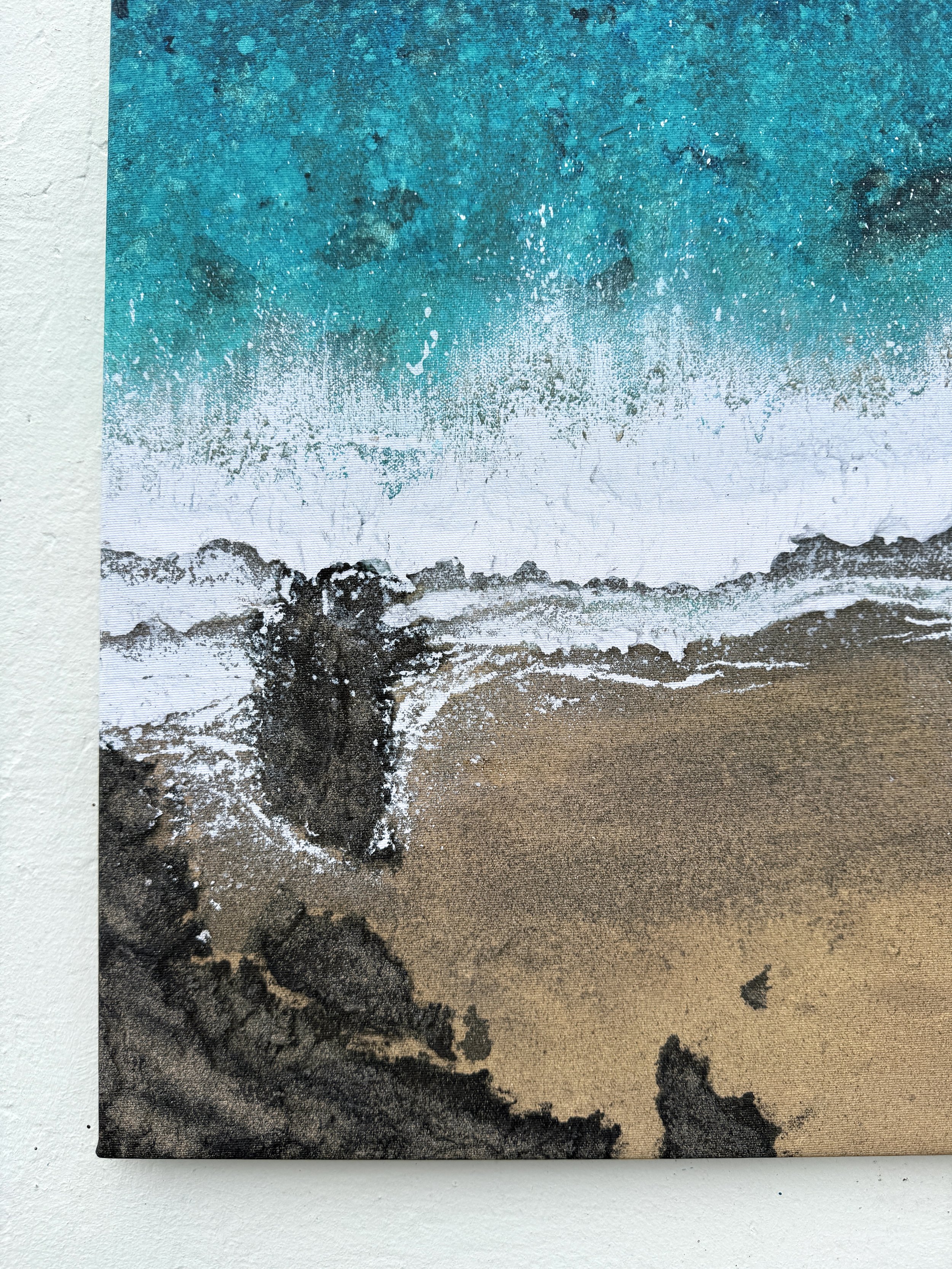 Close-up of the printed surf and rock texture on the Mother Ivey's Bay canvas