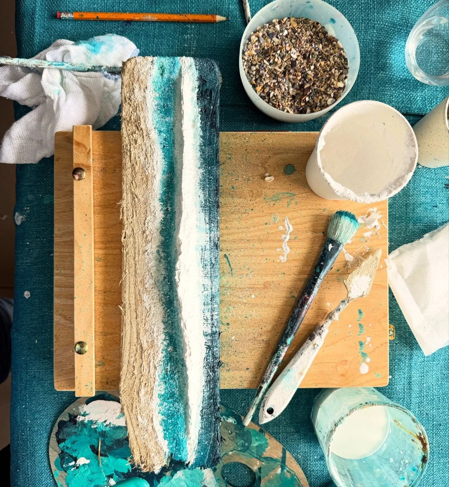 Come and paint driftwood with me 🌊
There are just a few tickets left for my evening at @agweres on Friday 15th May.

Wine, food, creativity and a few hours to properly switch off. No pressure, no experience needed &mdash; just a relaxed evening crea