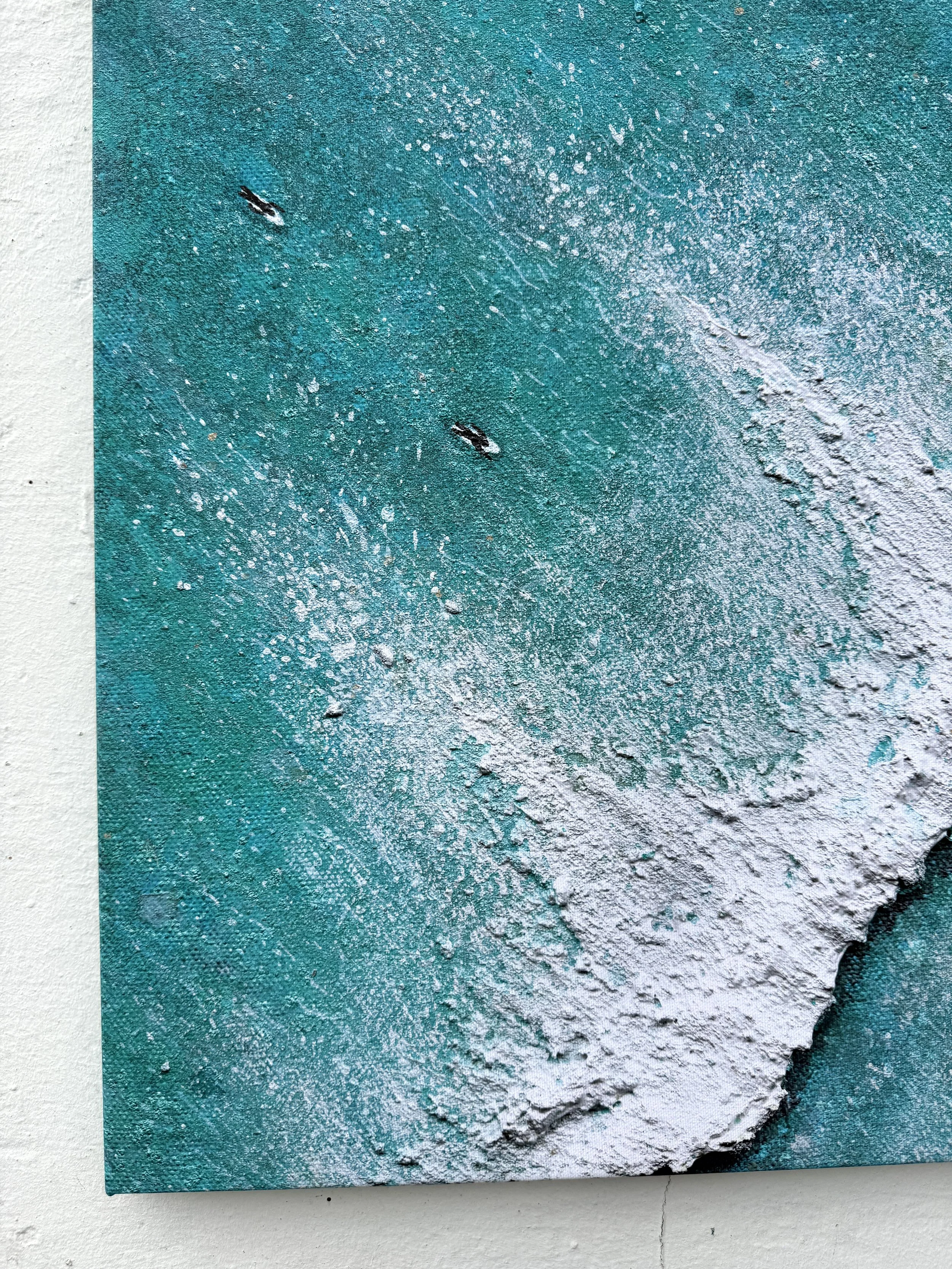 Close-up of the top left corner of the printed foam texture on the Summer Swell canvas print