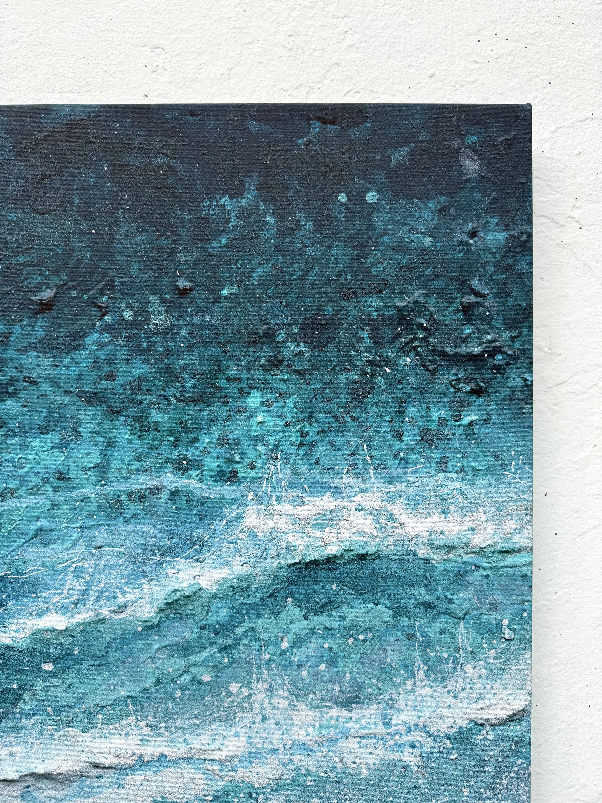 Close-up of the top right corner of the printed water texture on the White Water at Fistral canvas