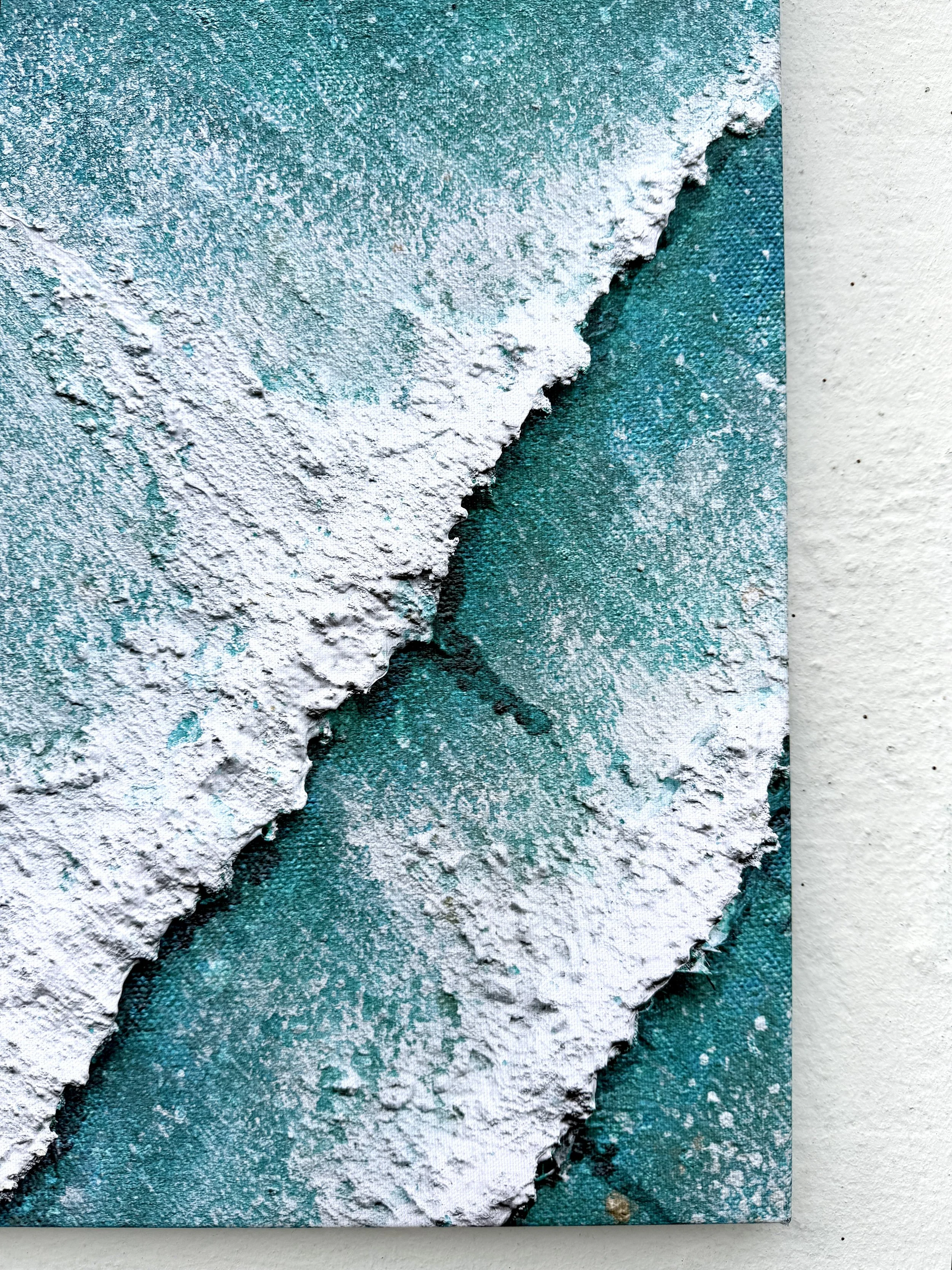 1. Close-up of the printed foam texture on the bottom right corner of Summer Swell canvas print