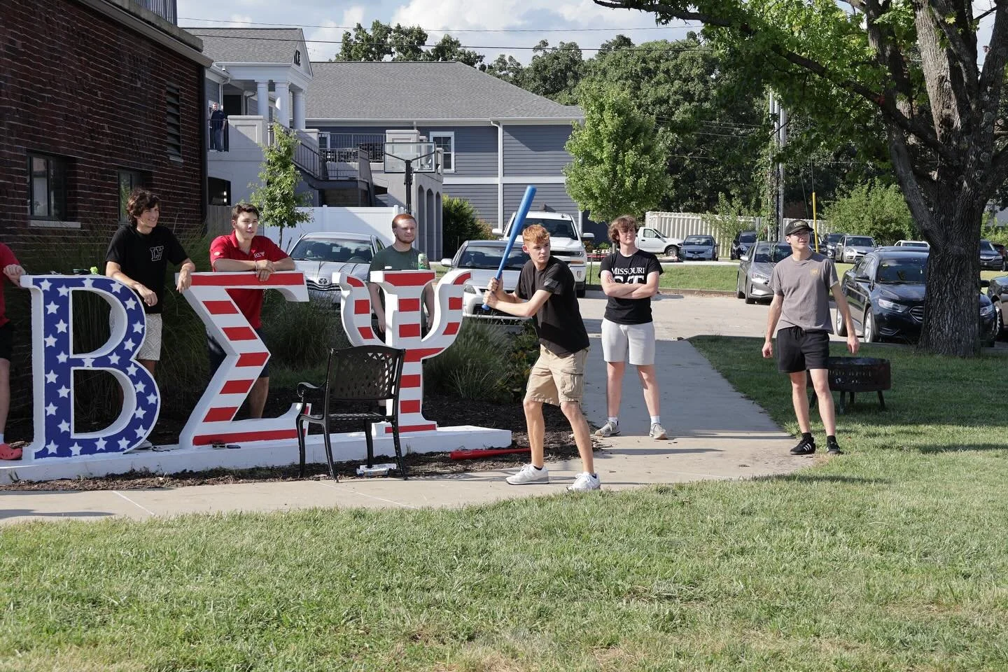 Sun is out, brothers are out ☀️