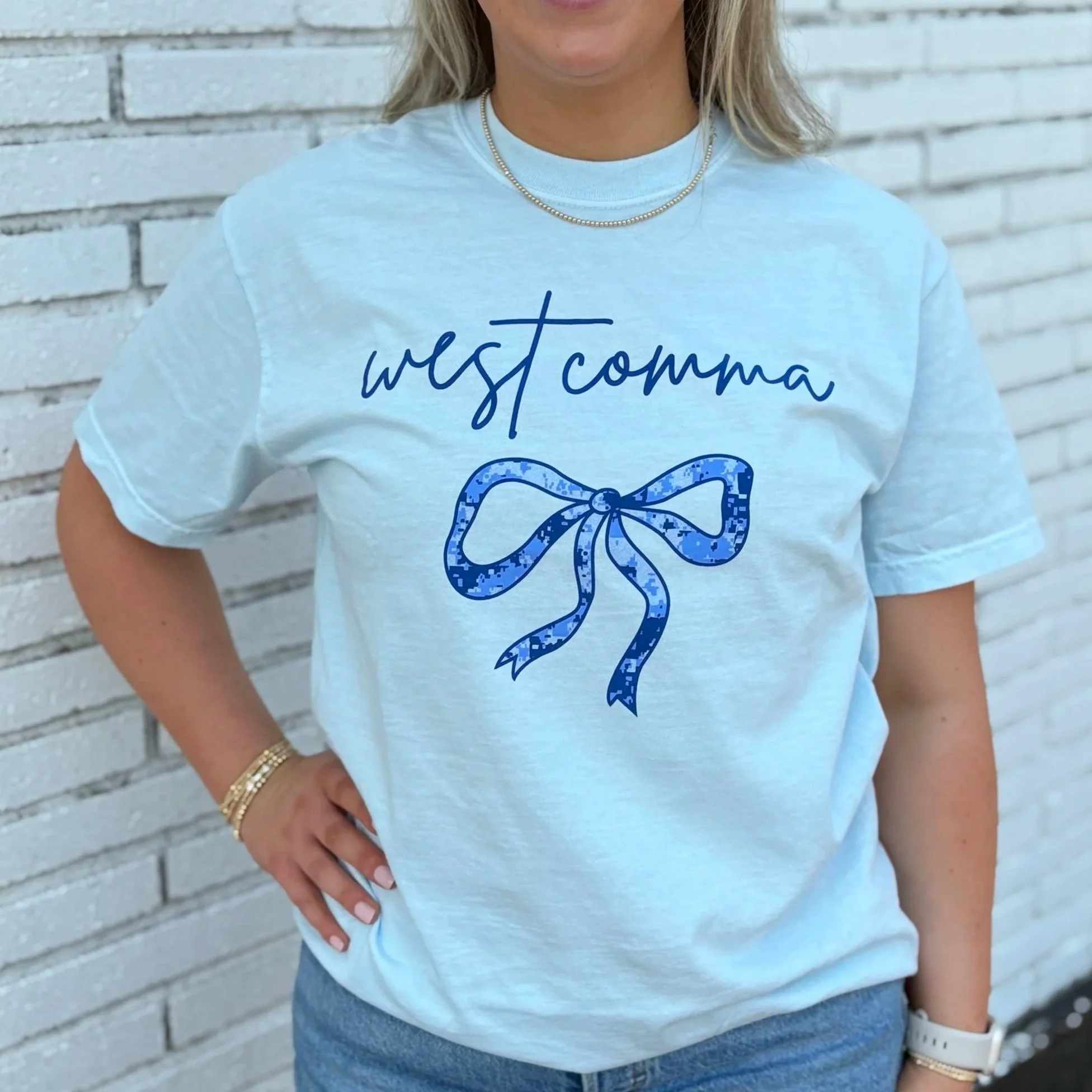 WEST COMMA MILITARY BOW T-SHIRT