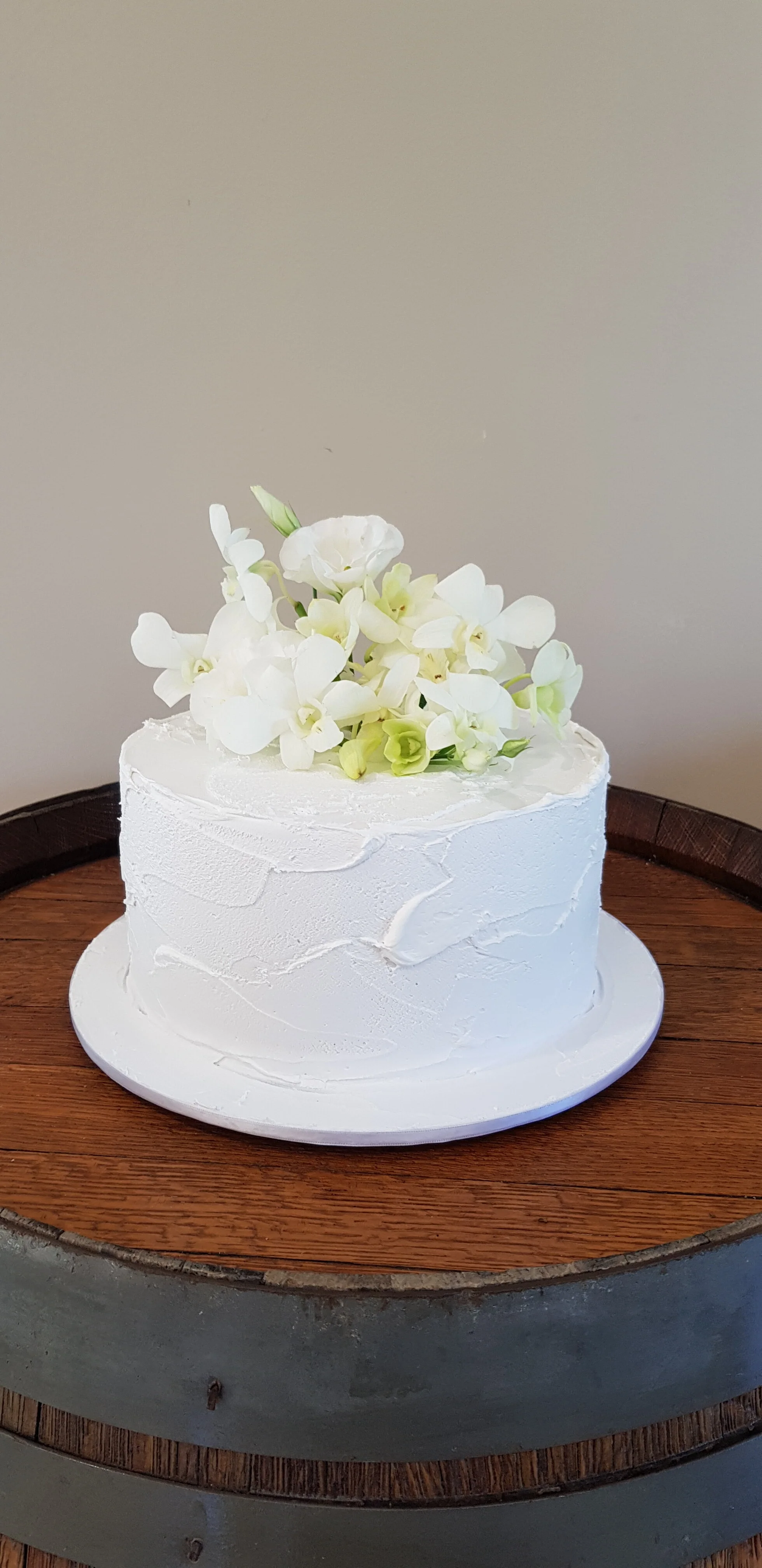 1 tier vintage iced wedding cake