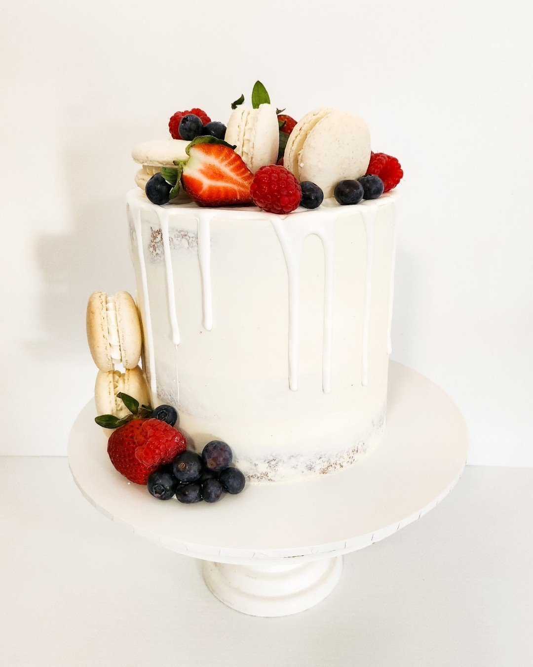 Celebrate with Cake! 🍰Turning your engagement into a day of sweetness

Kind Words 💌
&ldquo;Thank you Fiona for helping make our day sonspecial. From initial consultation, to preparing and delivering tasting boxes and finally preparing our cake for 