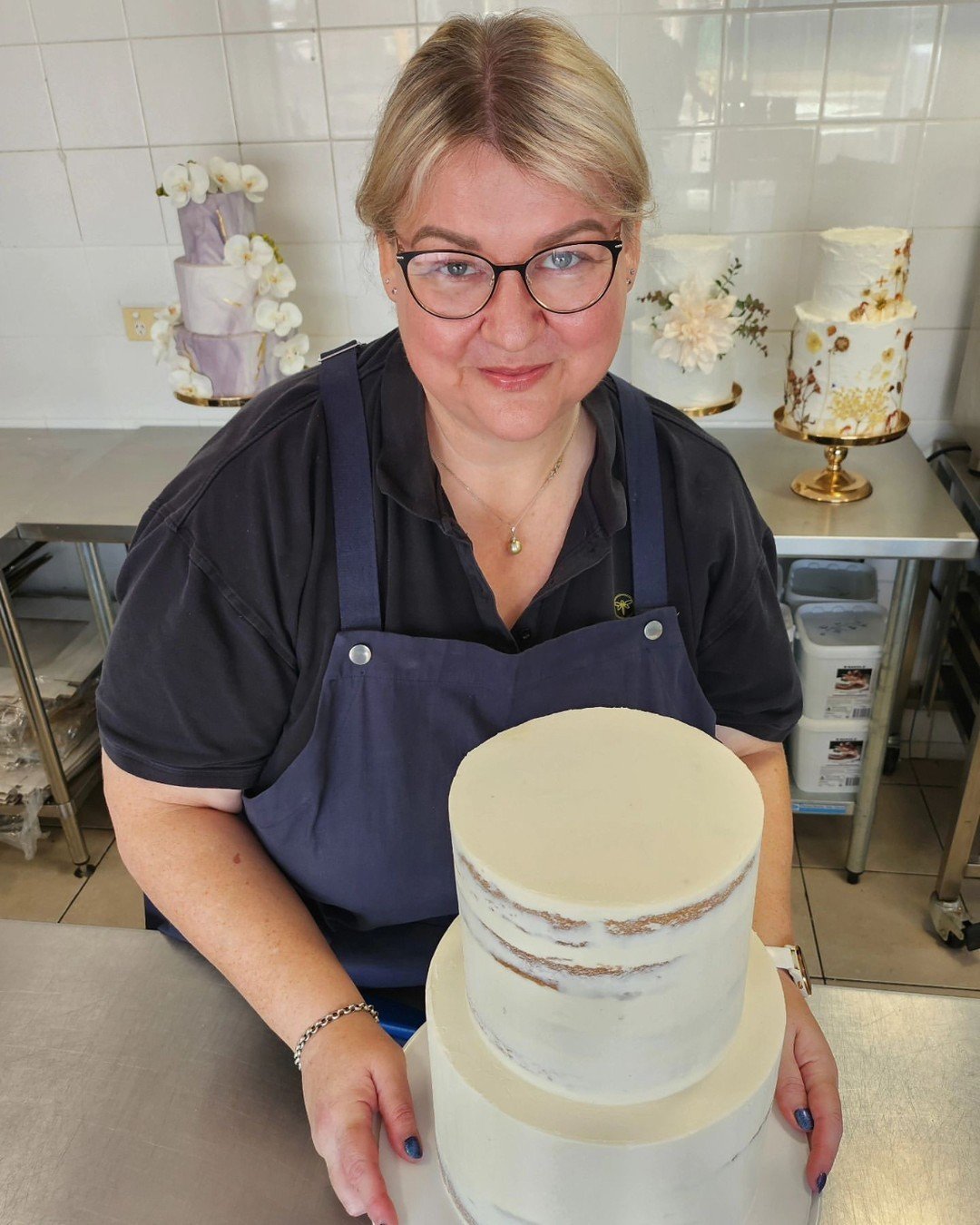 It&rsquo;s Me, Hi! 👋🏻

I'm Fiona &amp; the owner of @dragonflycakes . I have an absolute passion for weddings and events and I love talking all things cake, but above all I believe that life is too short to eat bad cake - so when you choose our cak