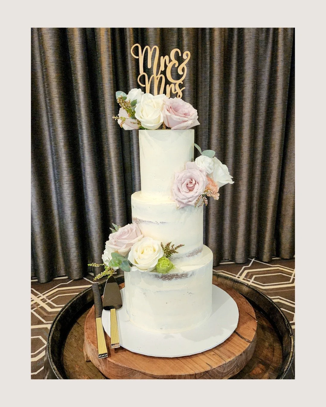 A dreamy three-tier semi-naked cake for Emily & Martin layered with white chocolate, caramel, and mango coconut. The perfect mix of classic and tropical indulgence. ✨
💐 @edwardsandday 
📍 @weddingsatchateauelan
#dragonflycakes #huntervalleywed